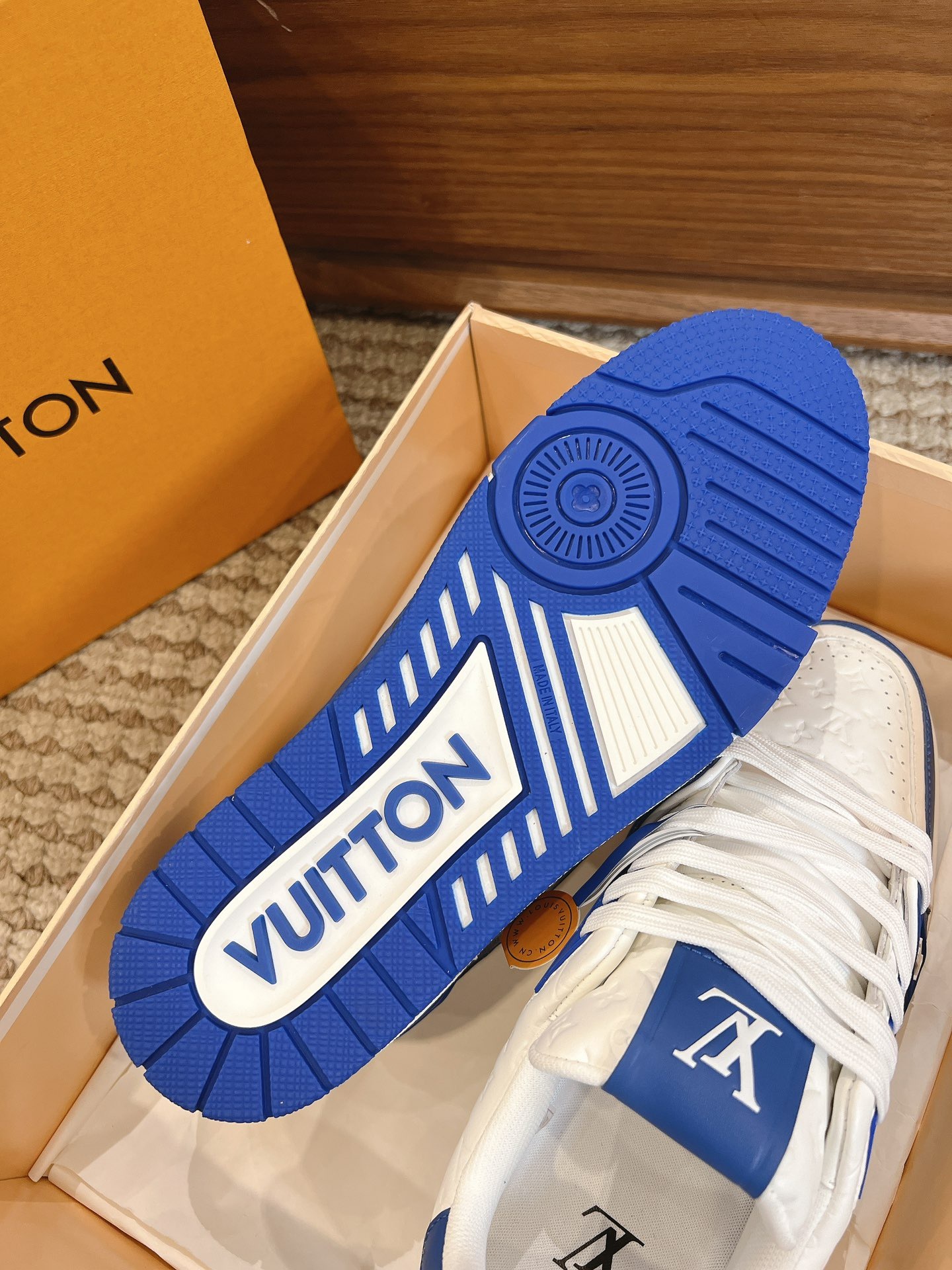 Men's shoes