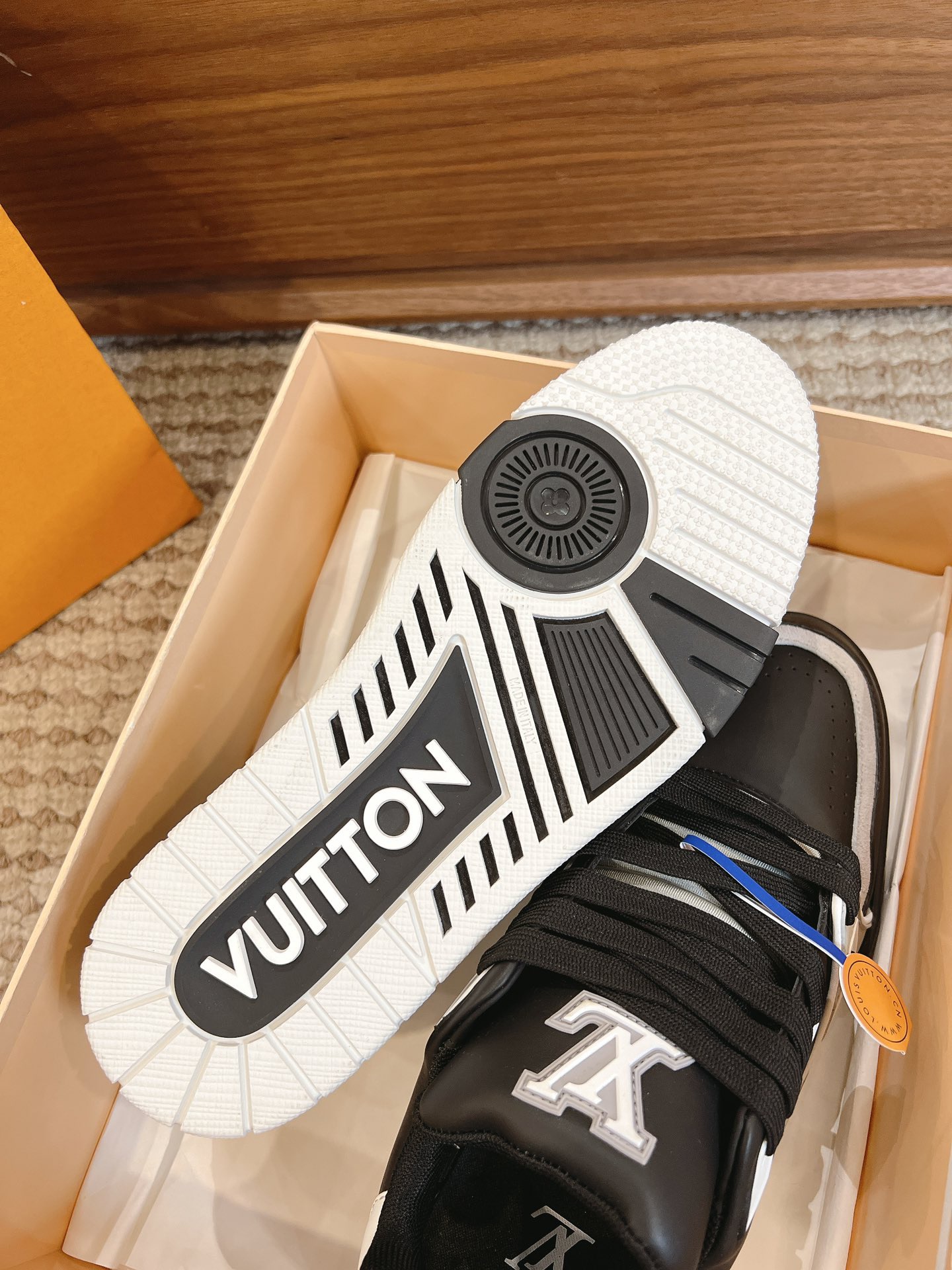 Men's shoes