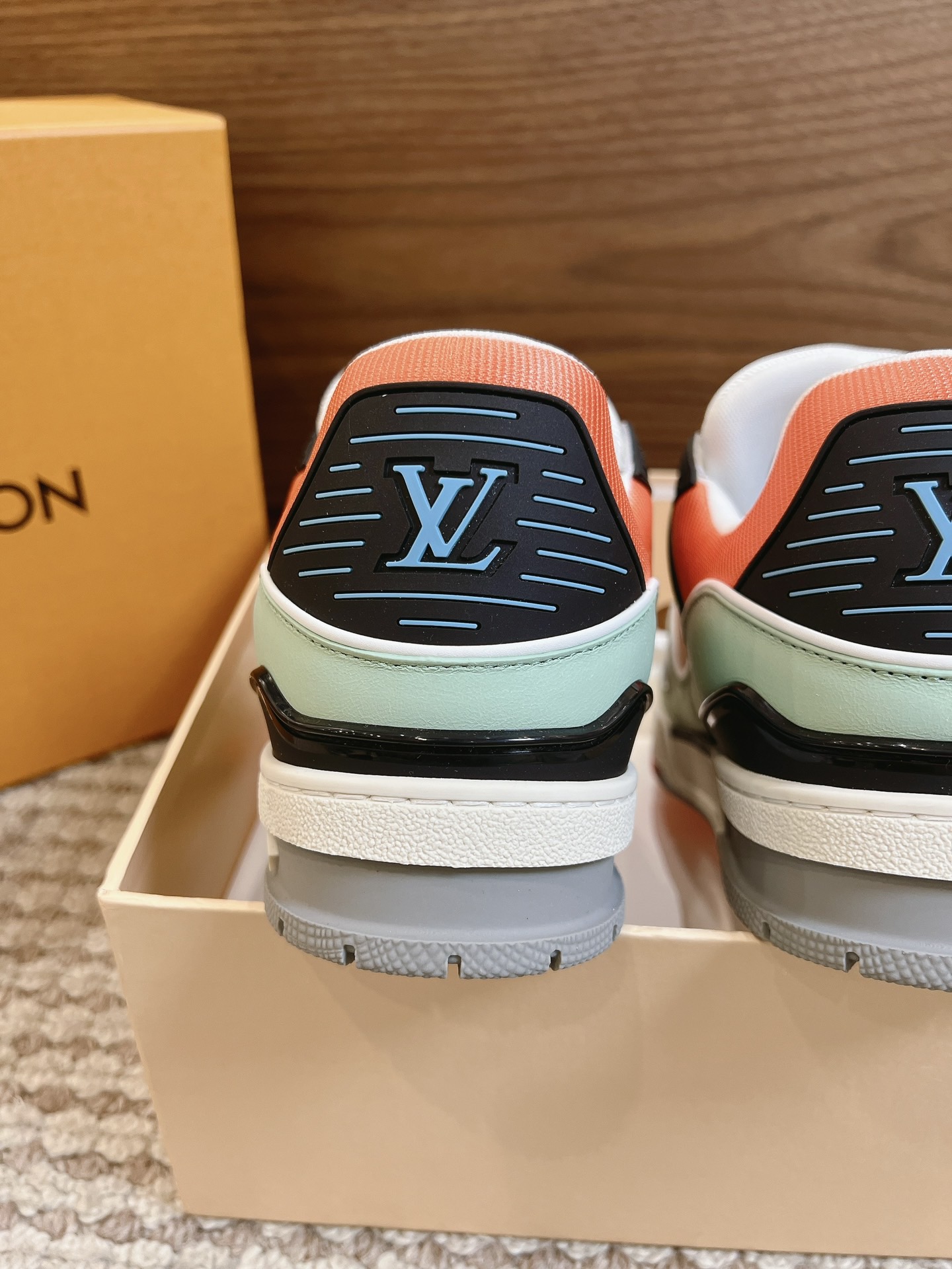Men's shoes