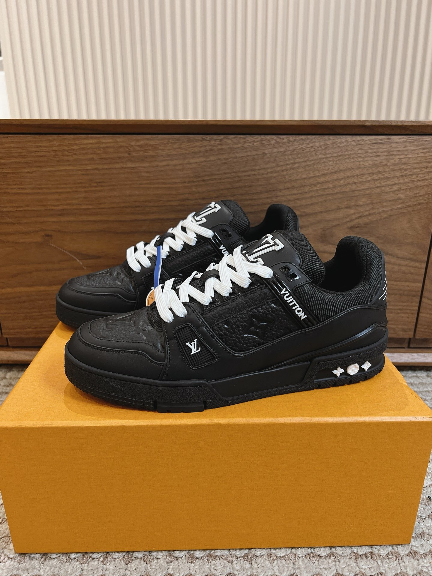 Men's shoes