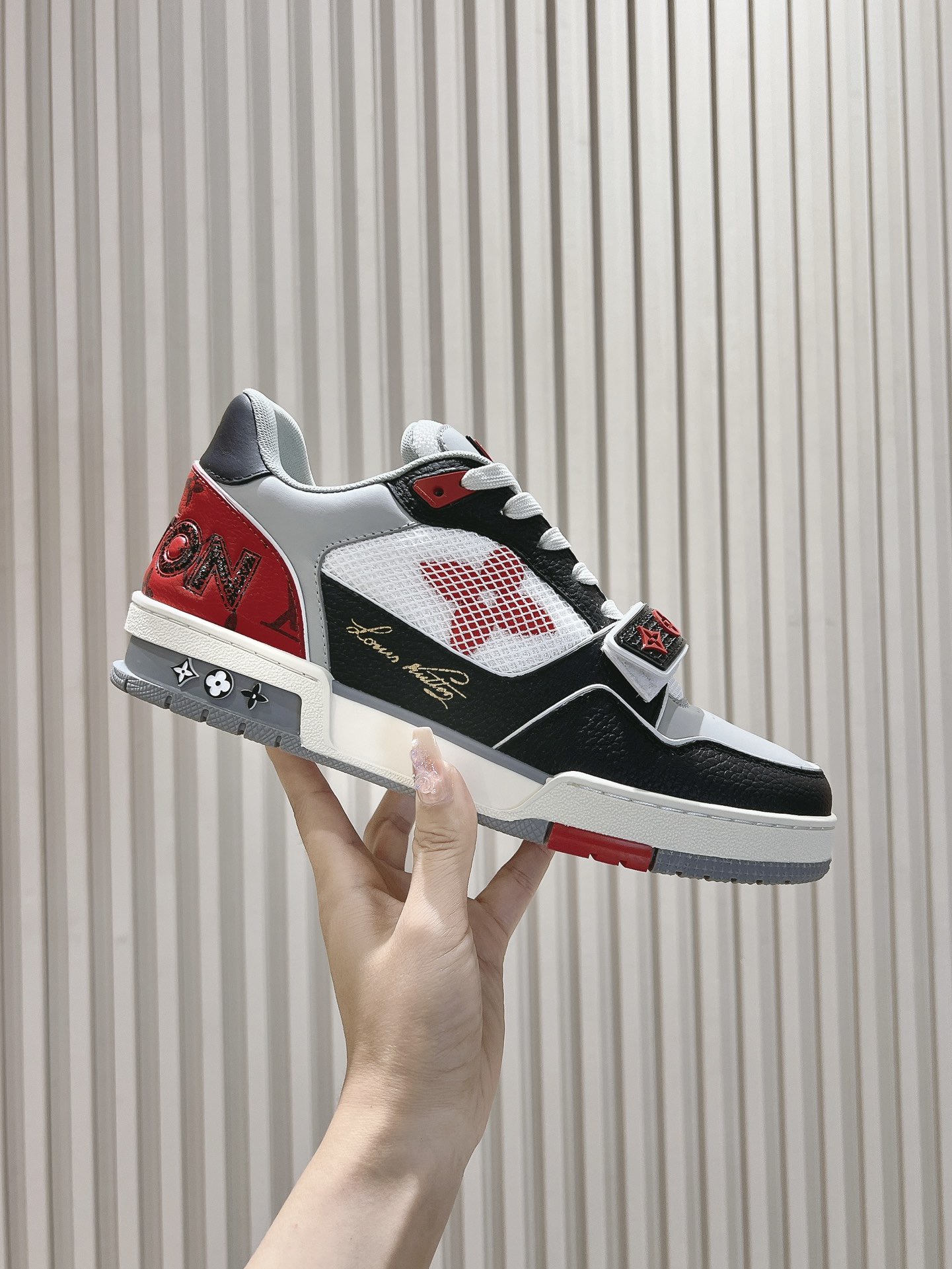 Men's shoes