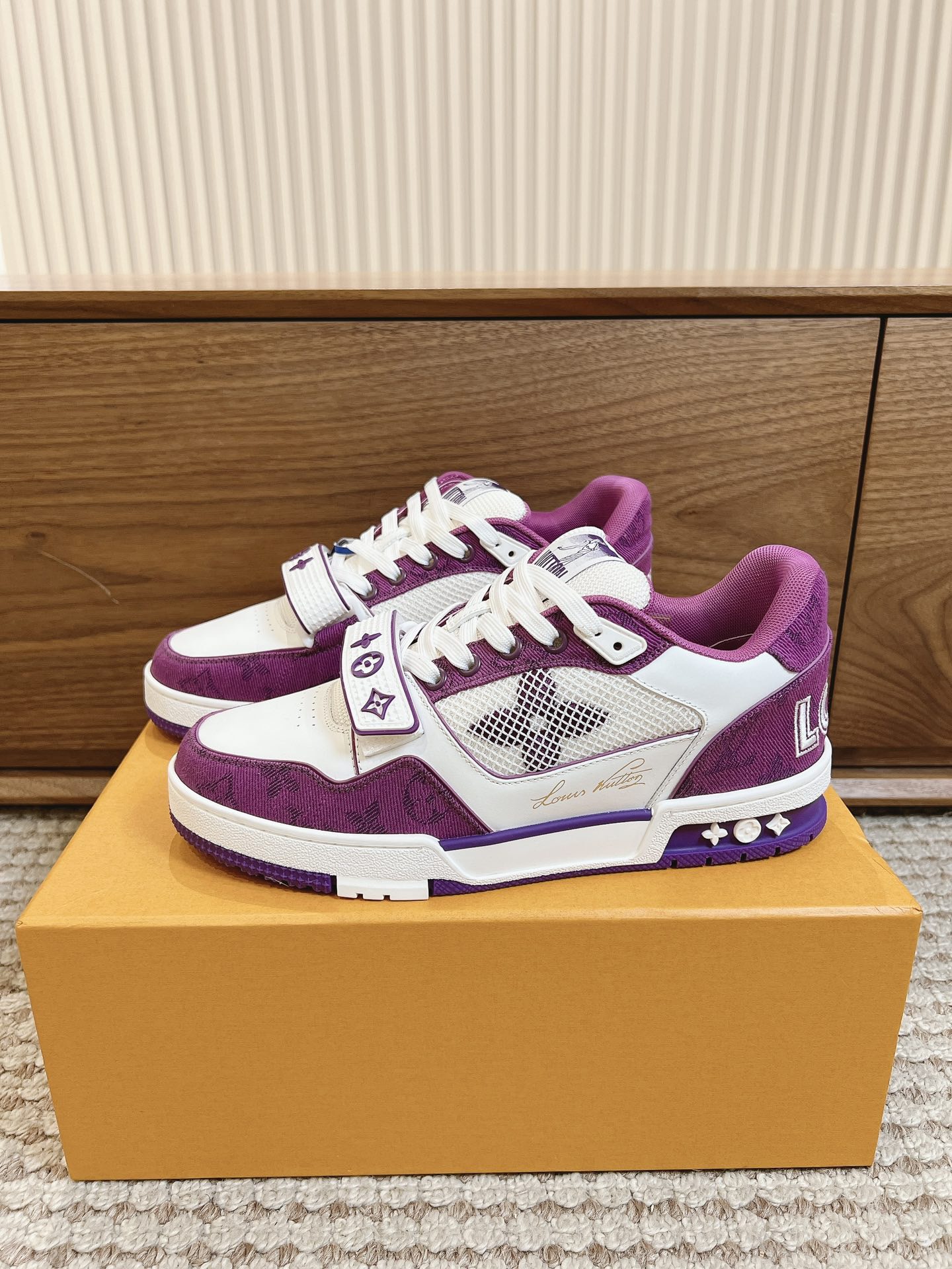 Men's shoes