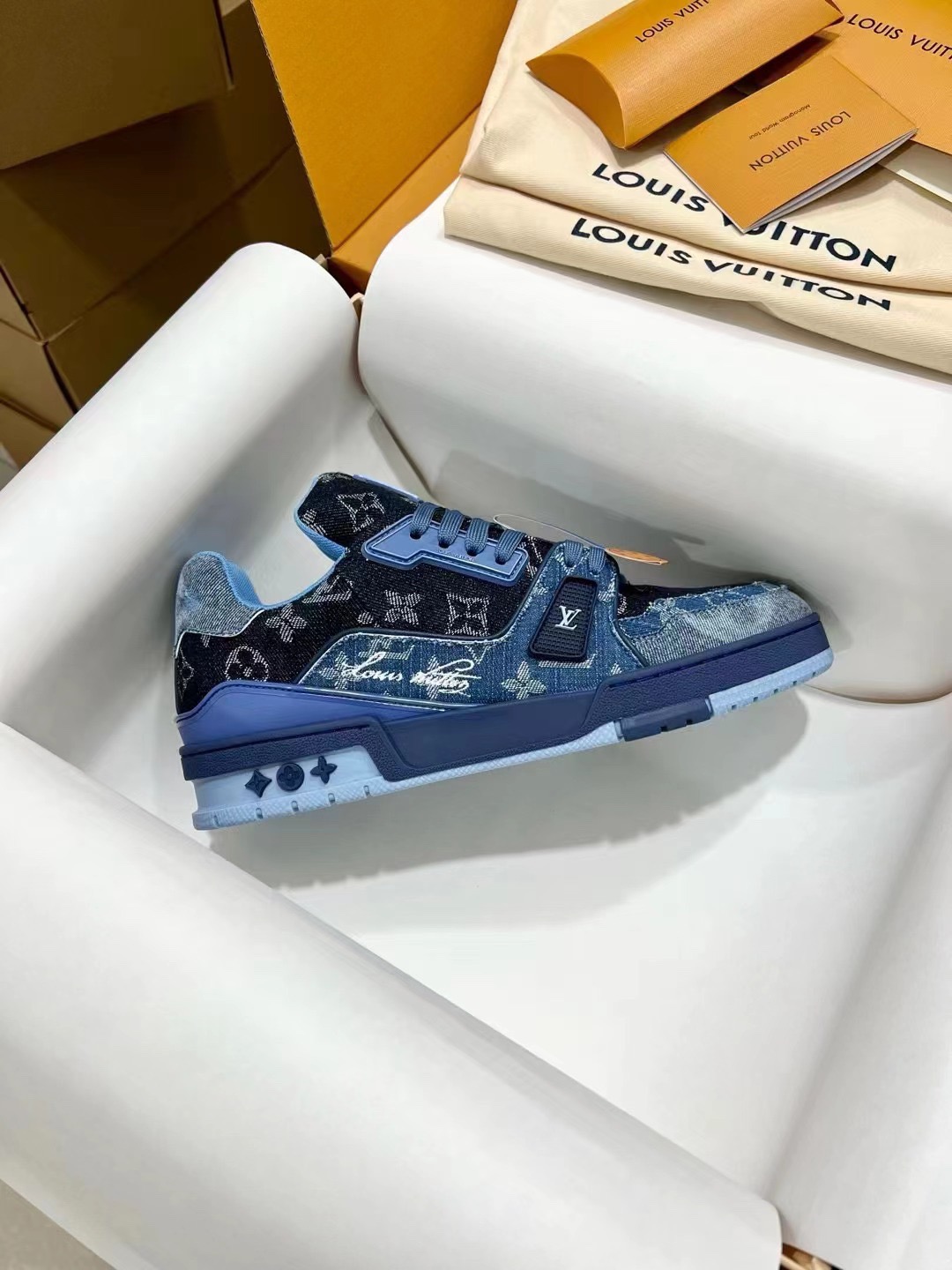 Men's shoes