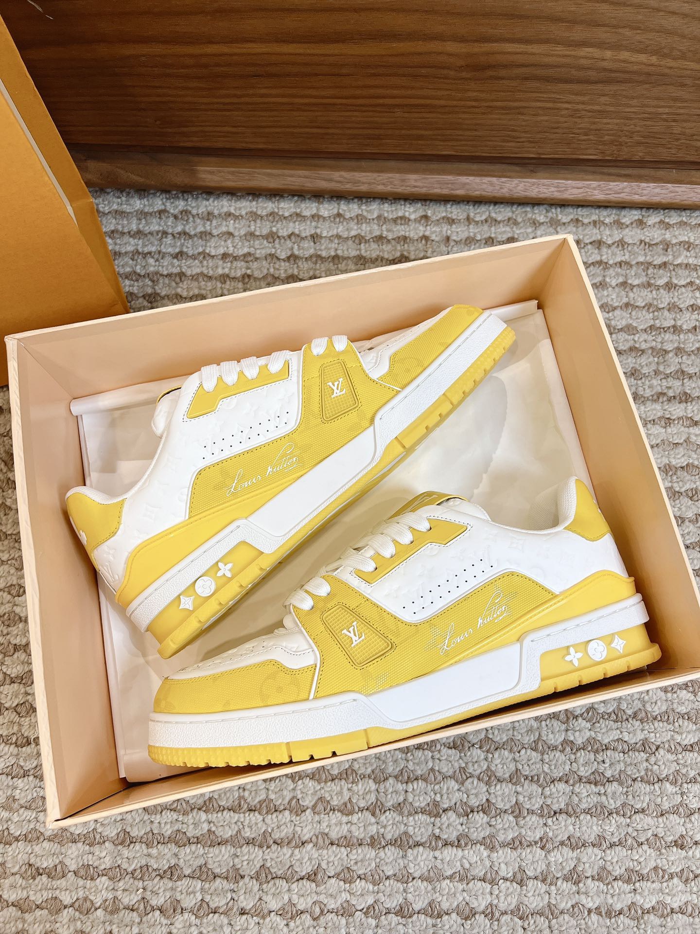 Men's shoes