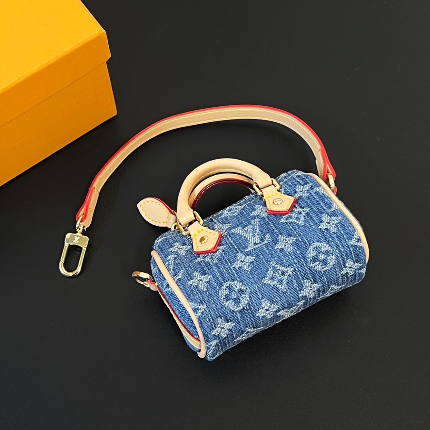 Small pendant