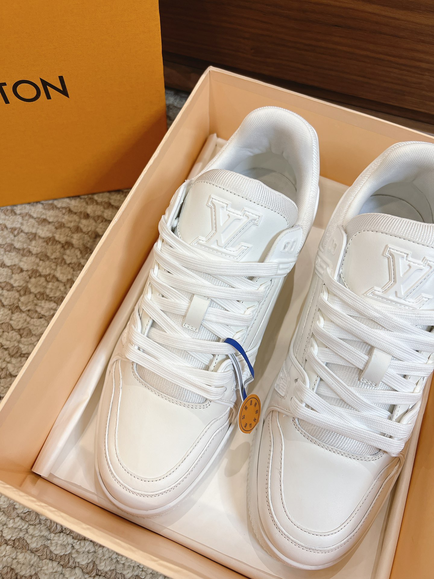 Men's shoes