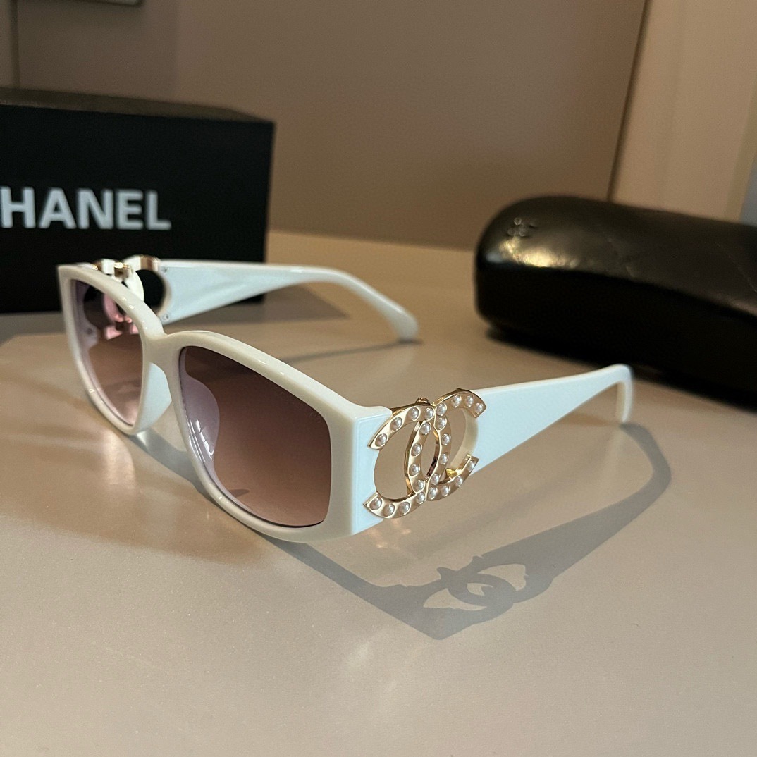 chanel--Sunglasses