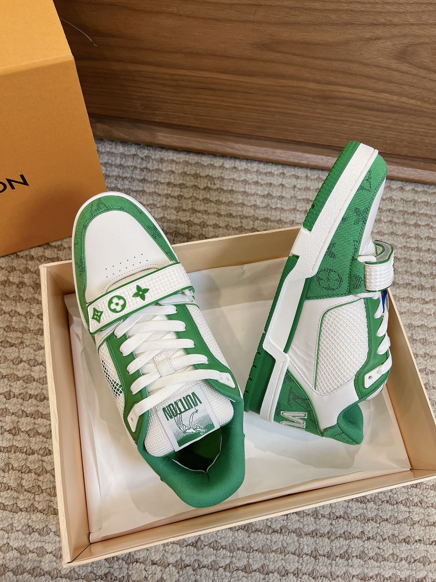 Men's shoes