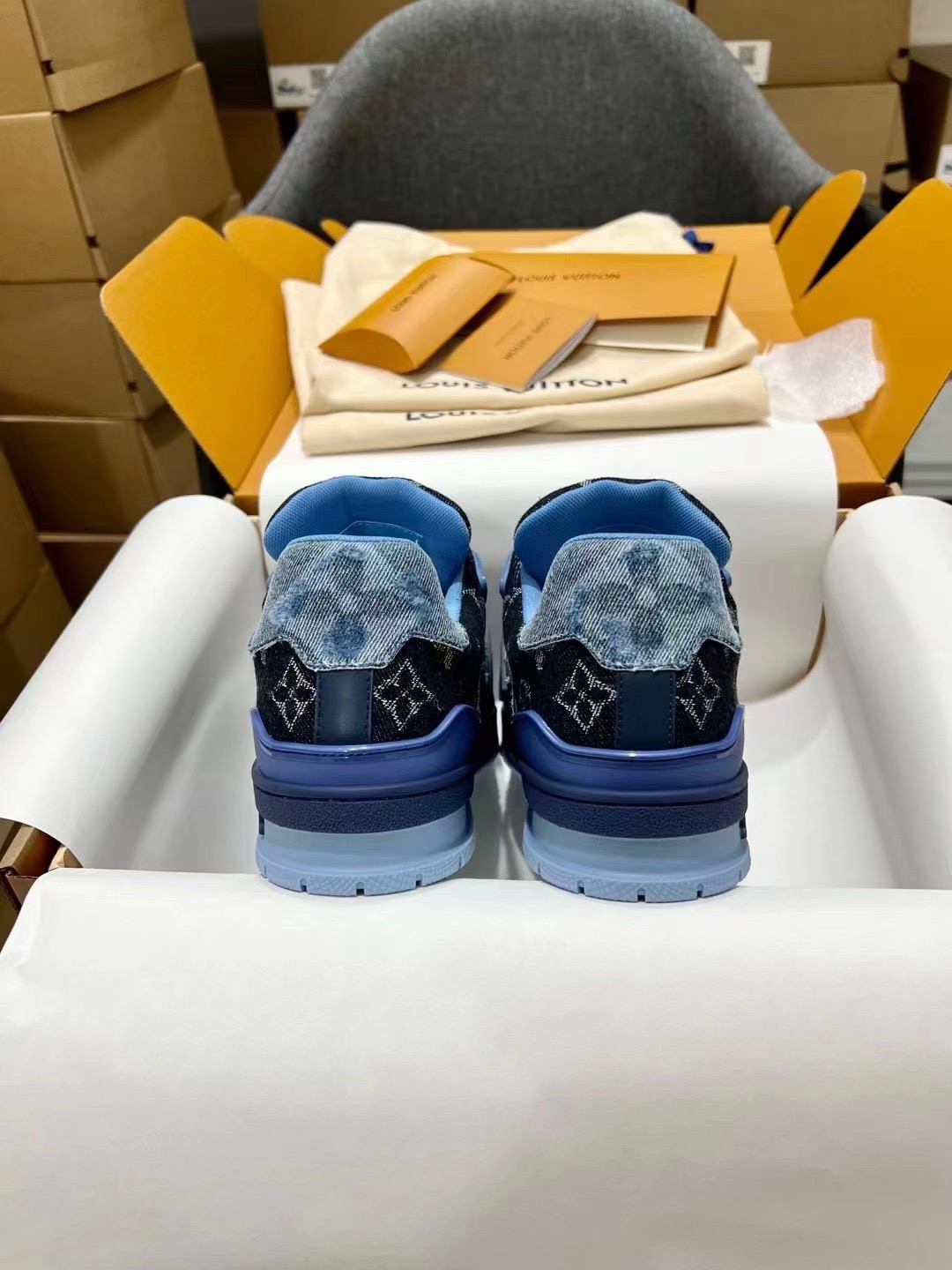 Men's shoes