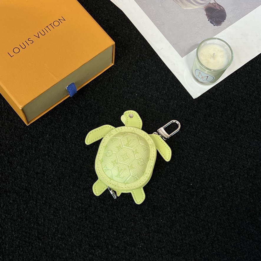Small pendant