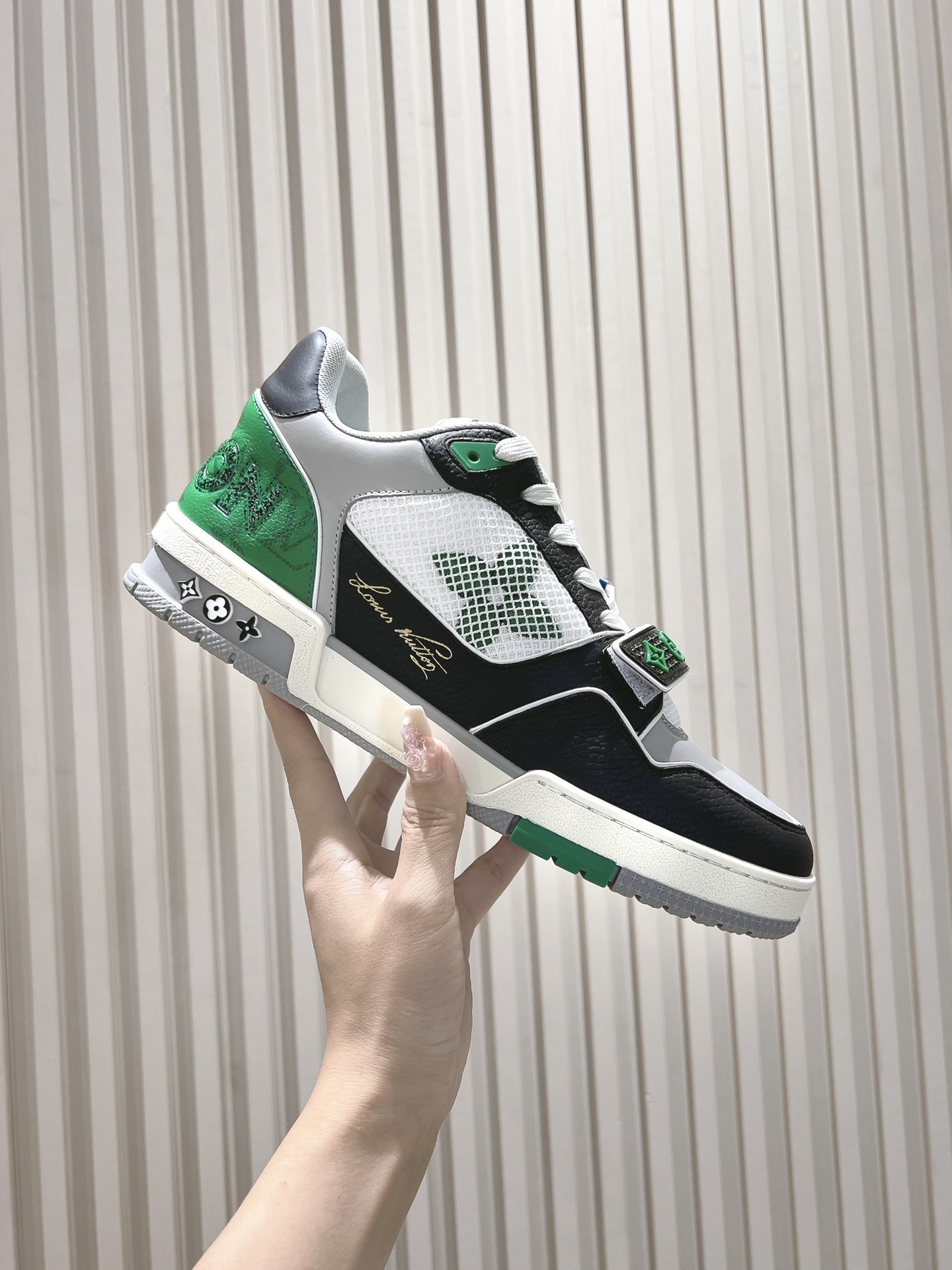 Men's shoes