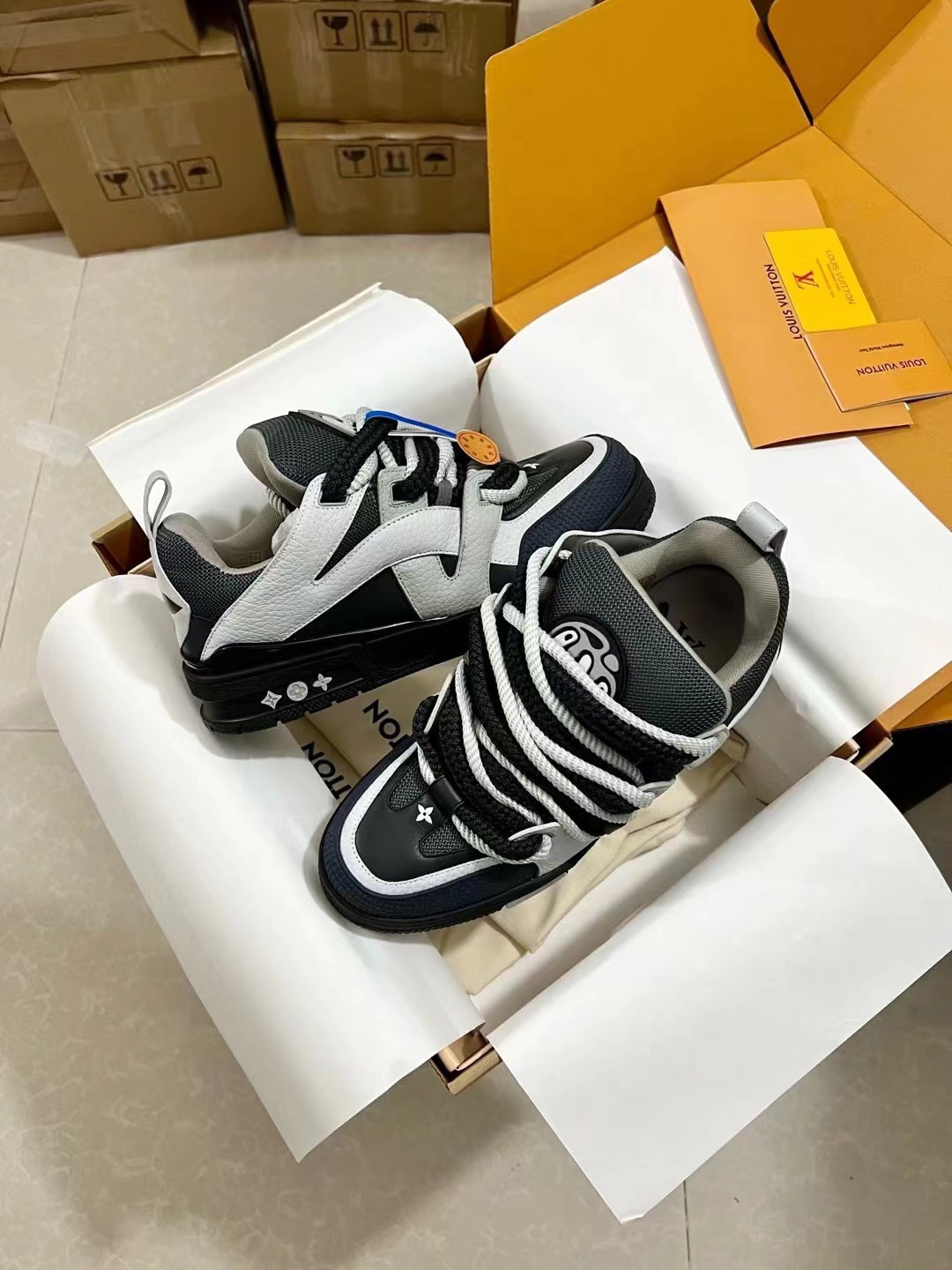 Men's shoes
