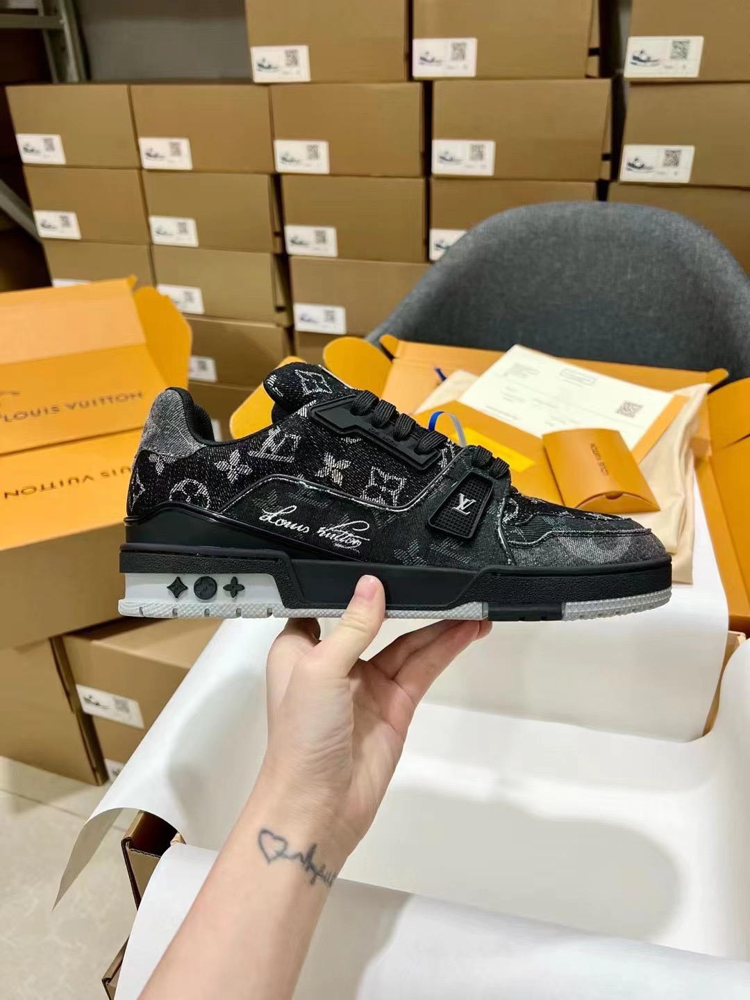 Men's shoes