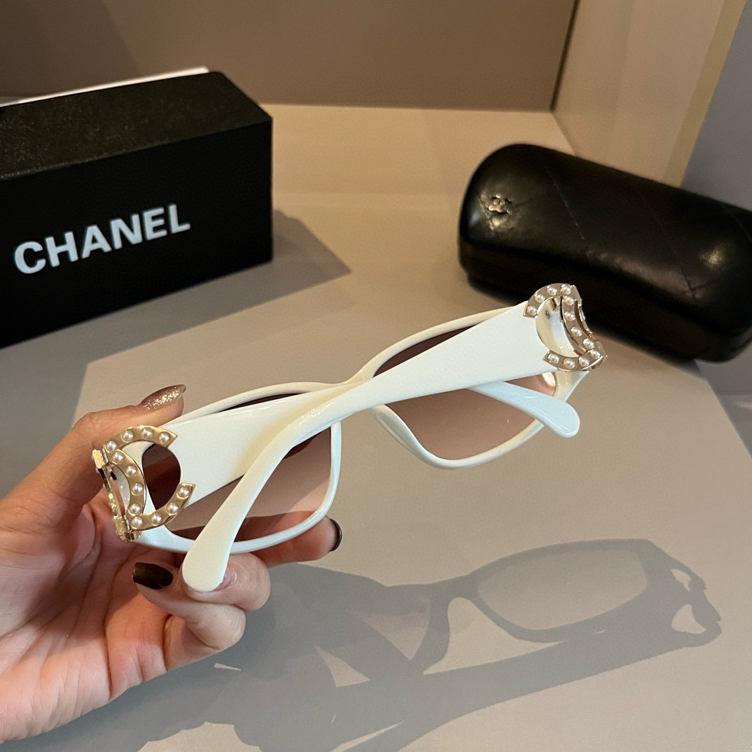 chanel--Sunglasses