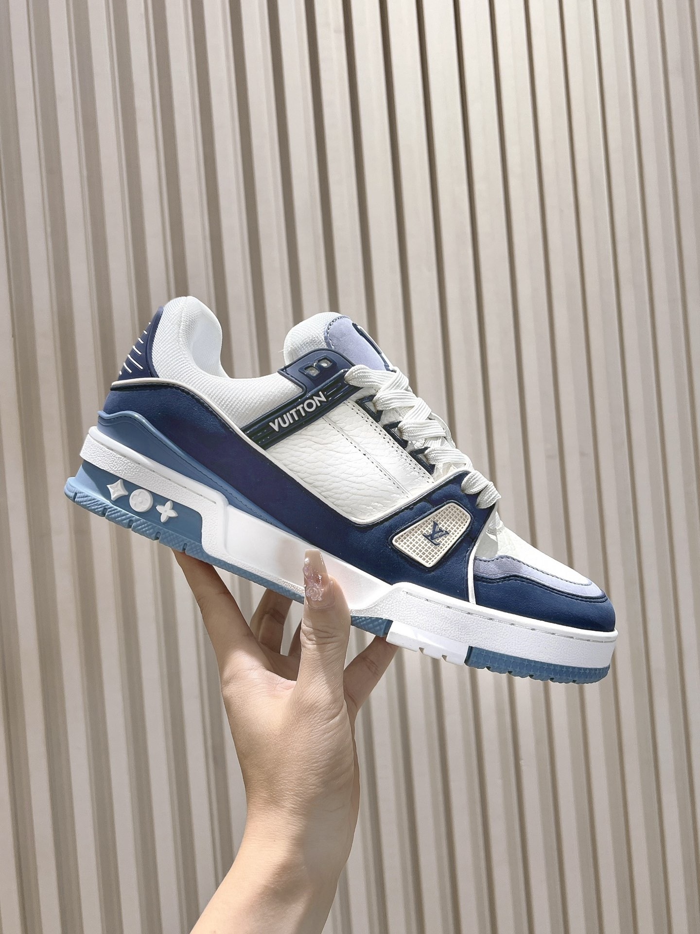 Men's shoes