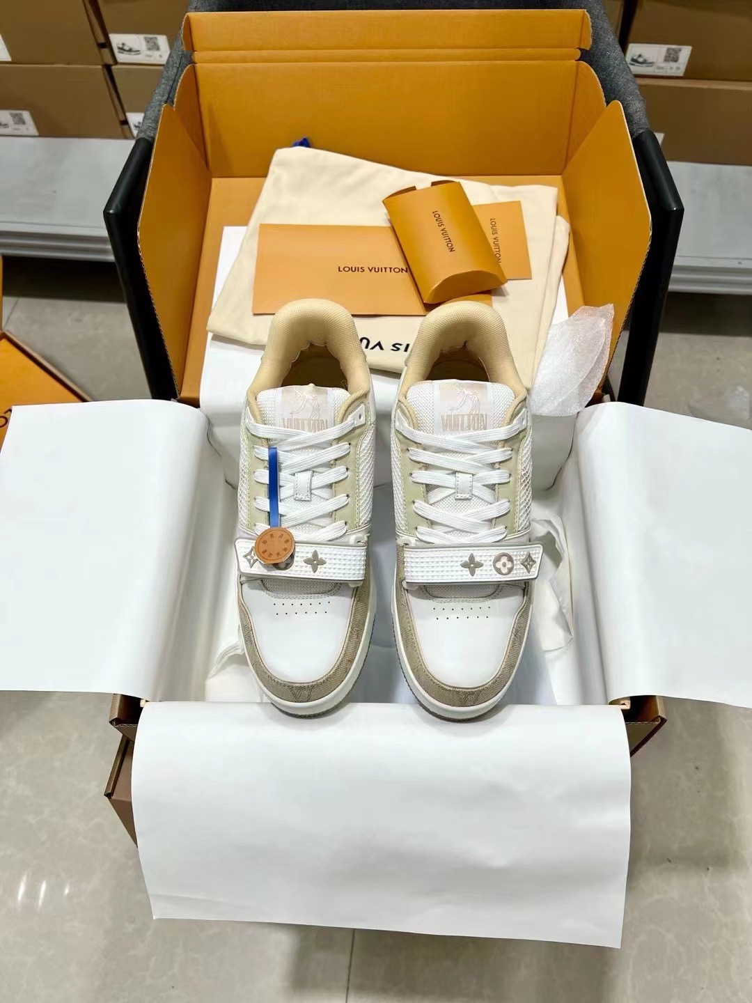 Men's shoes