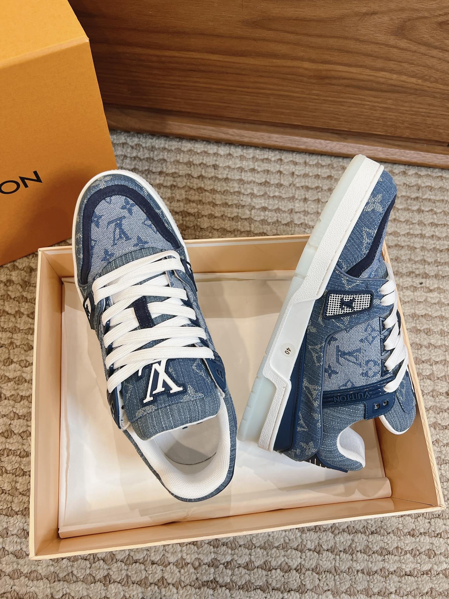 Men's shoes