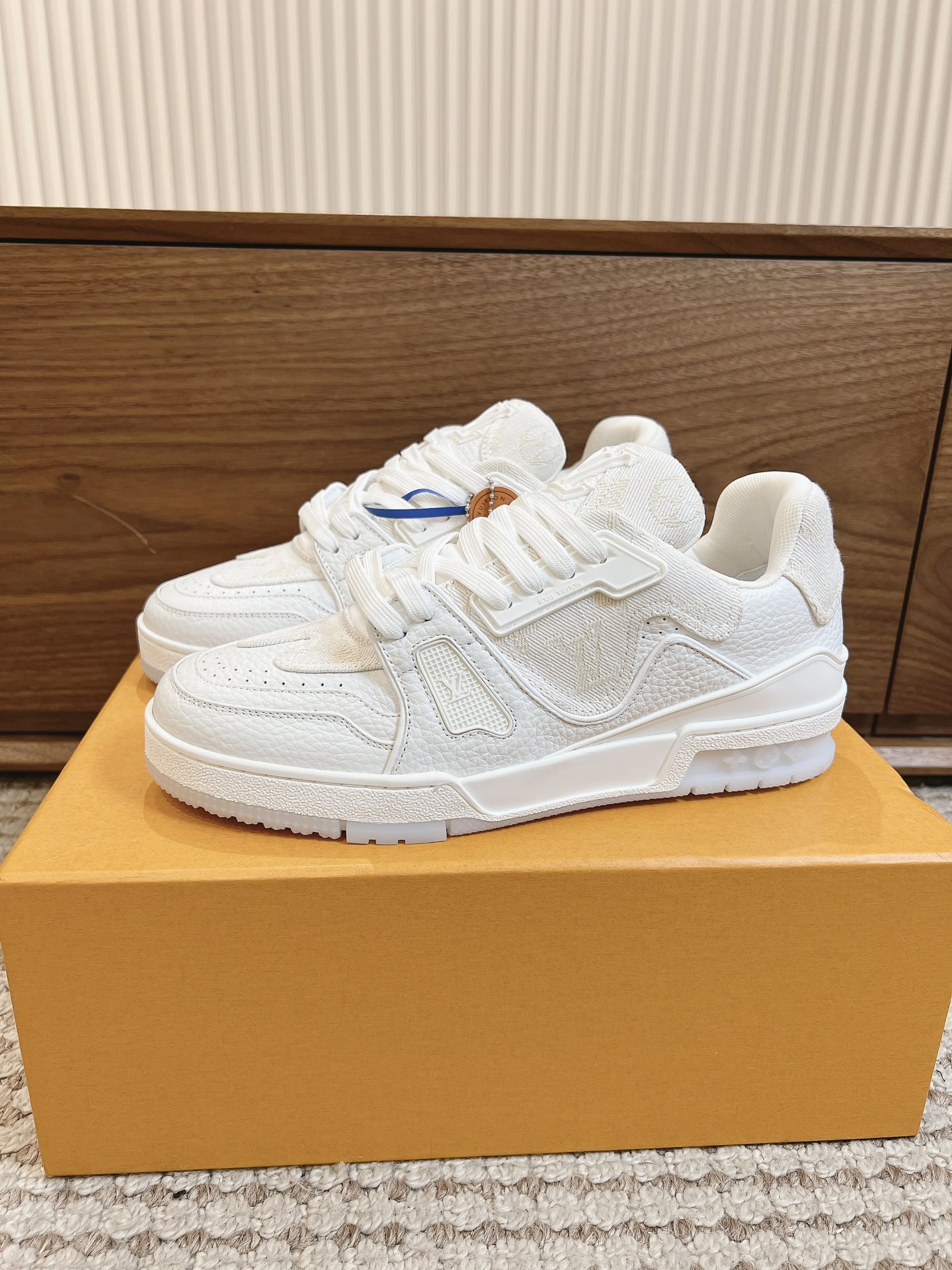 Men's shoes