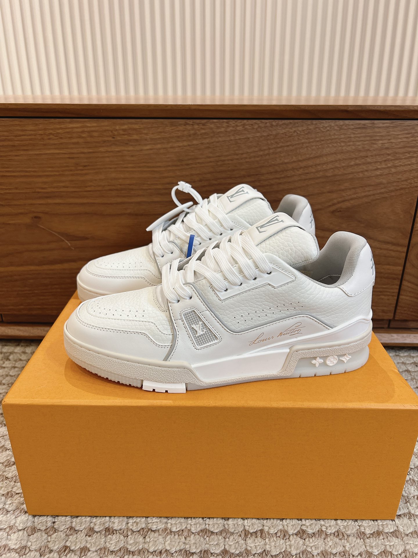 Men's shoes