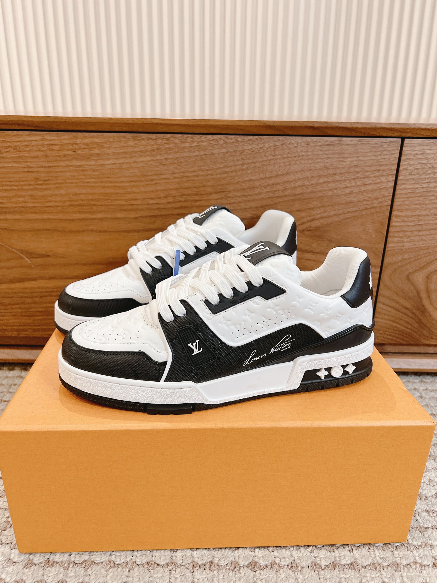 Men's shoes