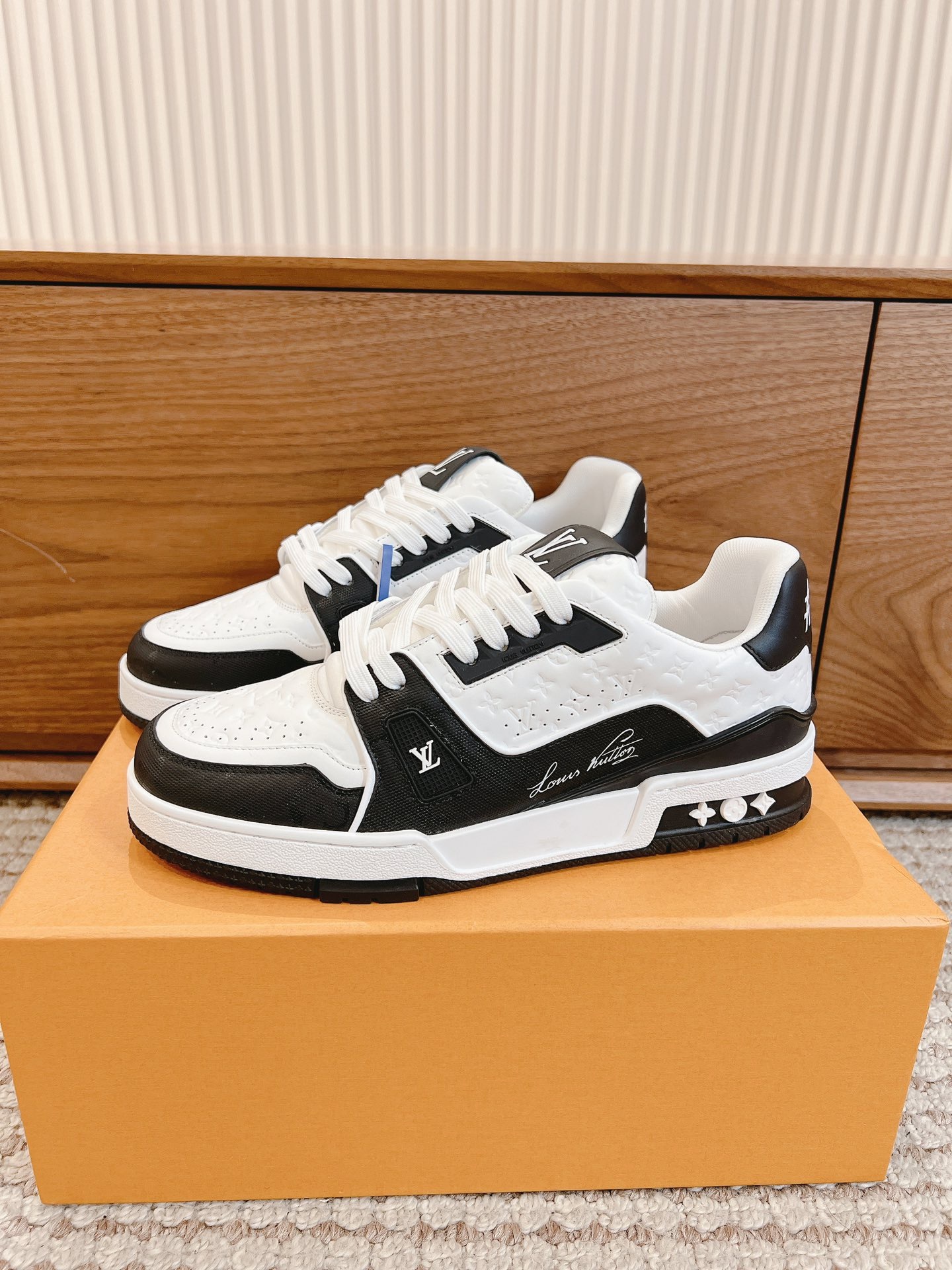 Men's shoes
