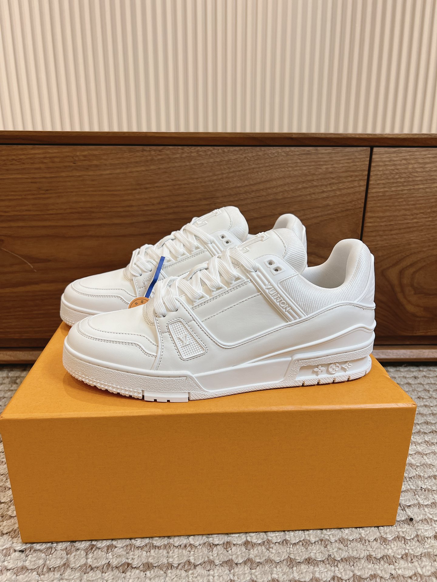 Men's shoes