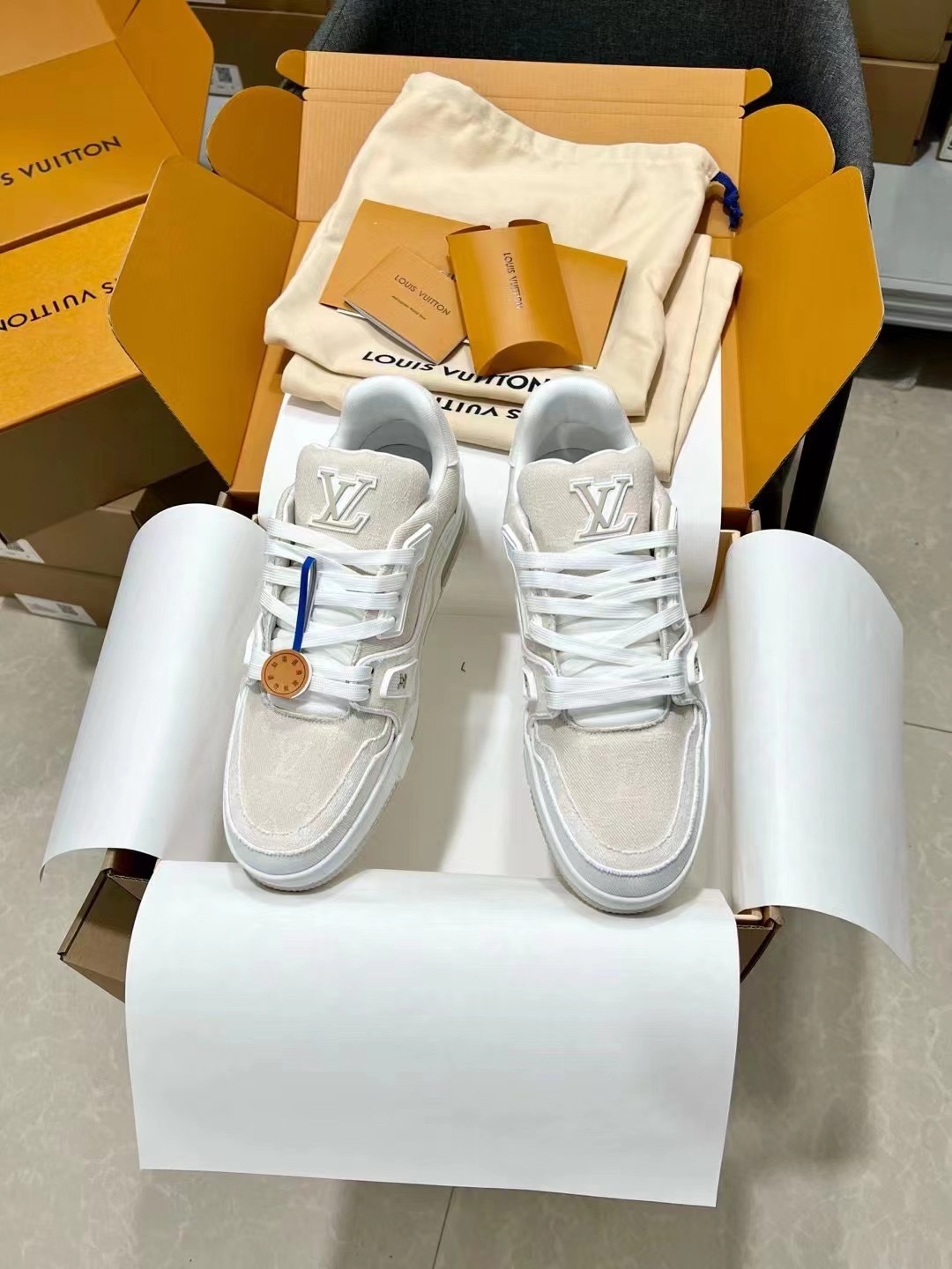 Men's shoes