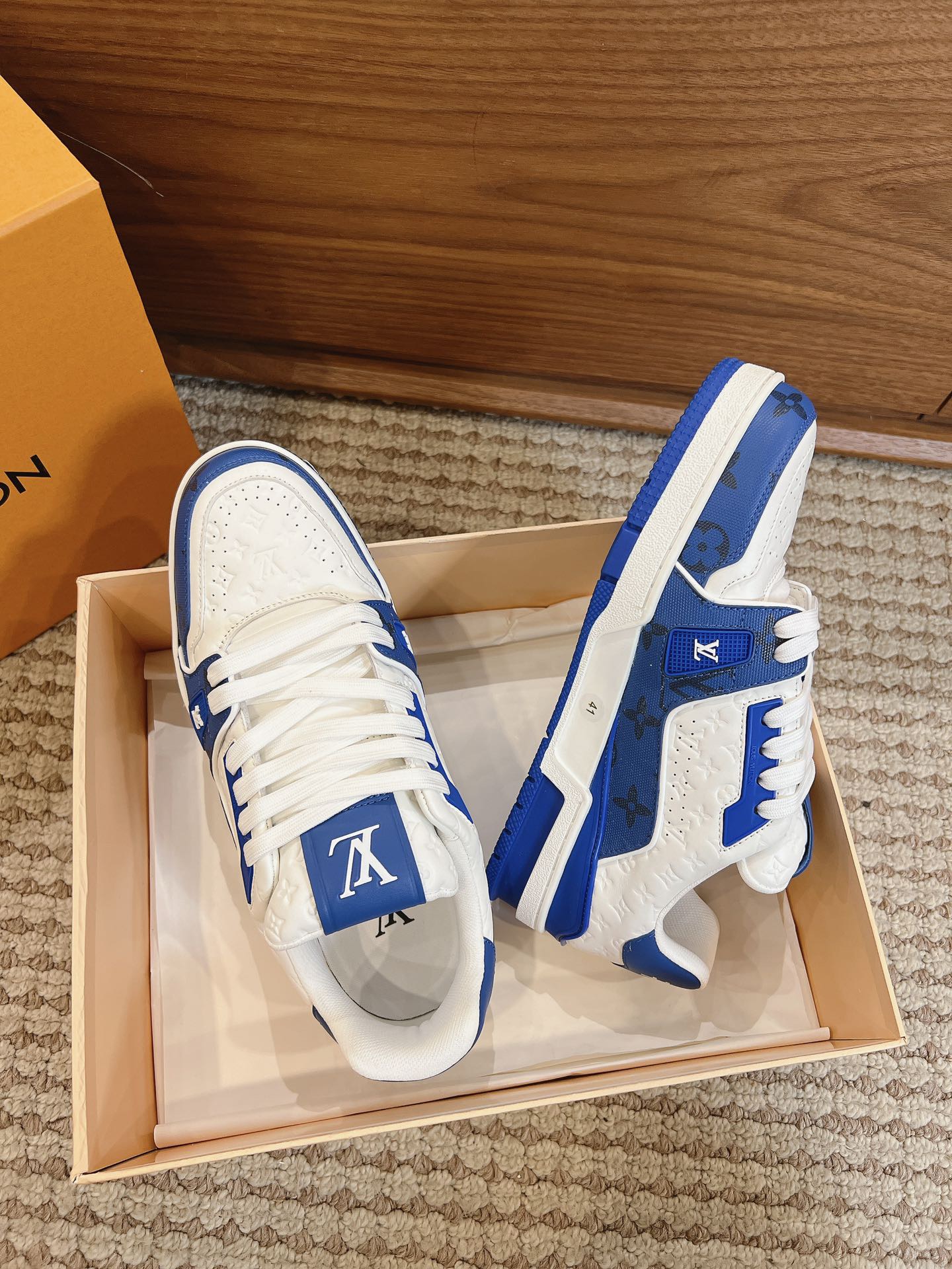 Men's shoes