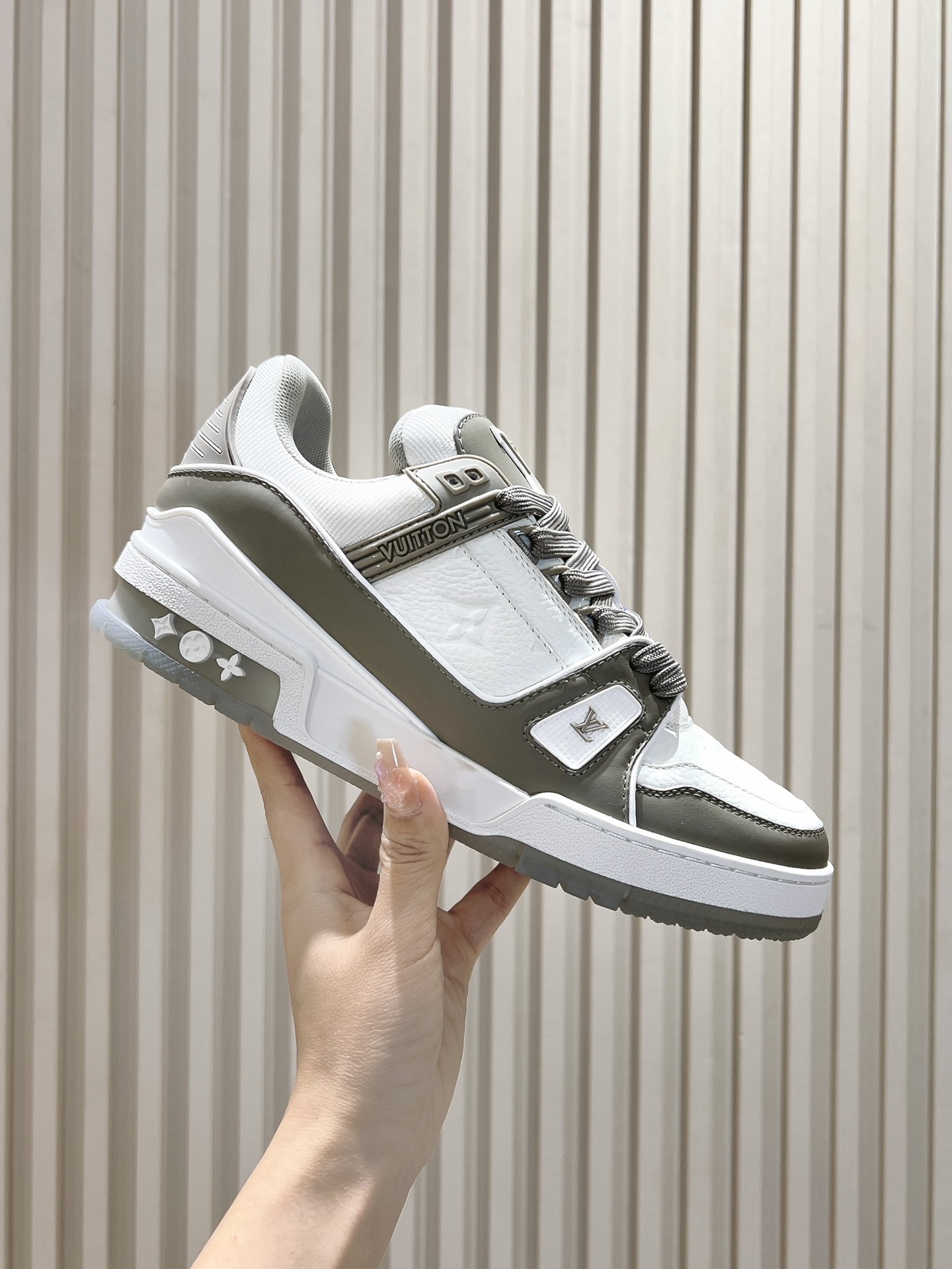 Men's shoes