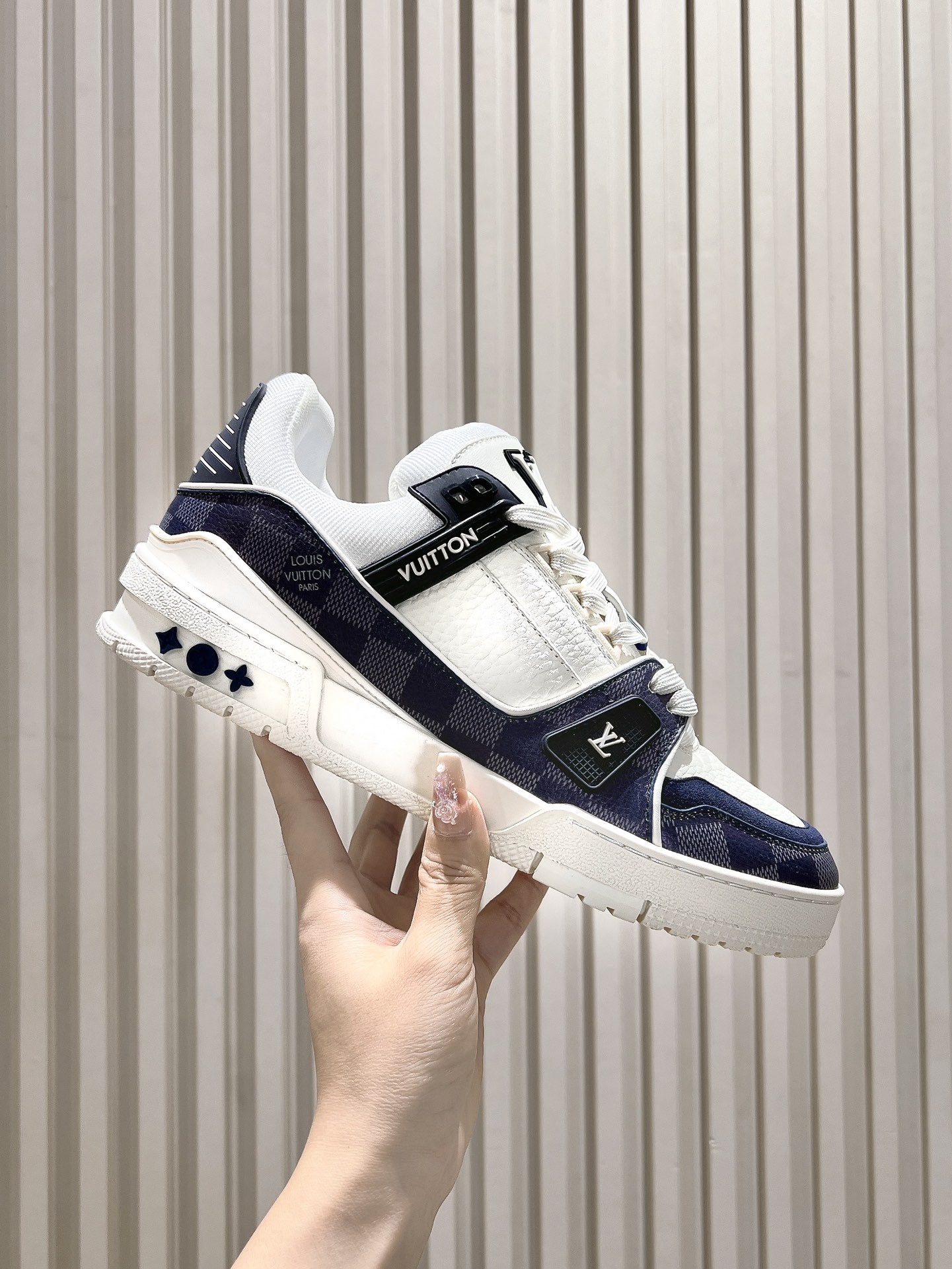 Men's shoes