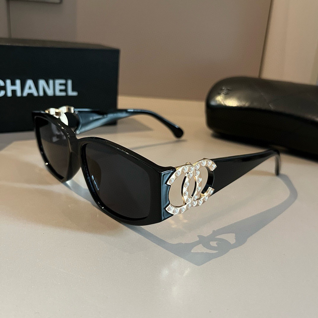 chanel--Sunglasses