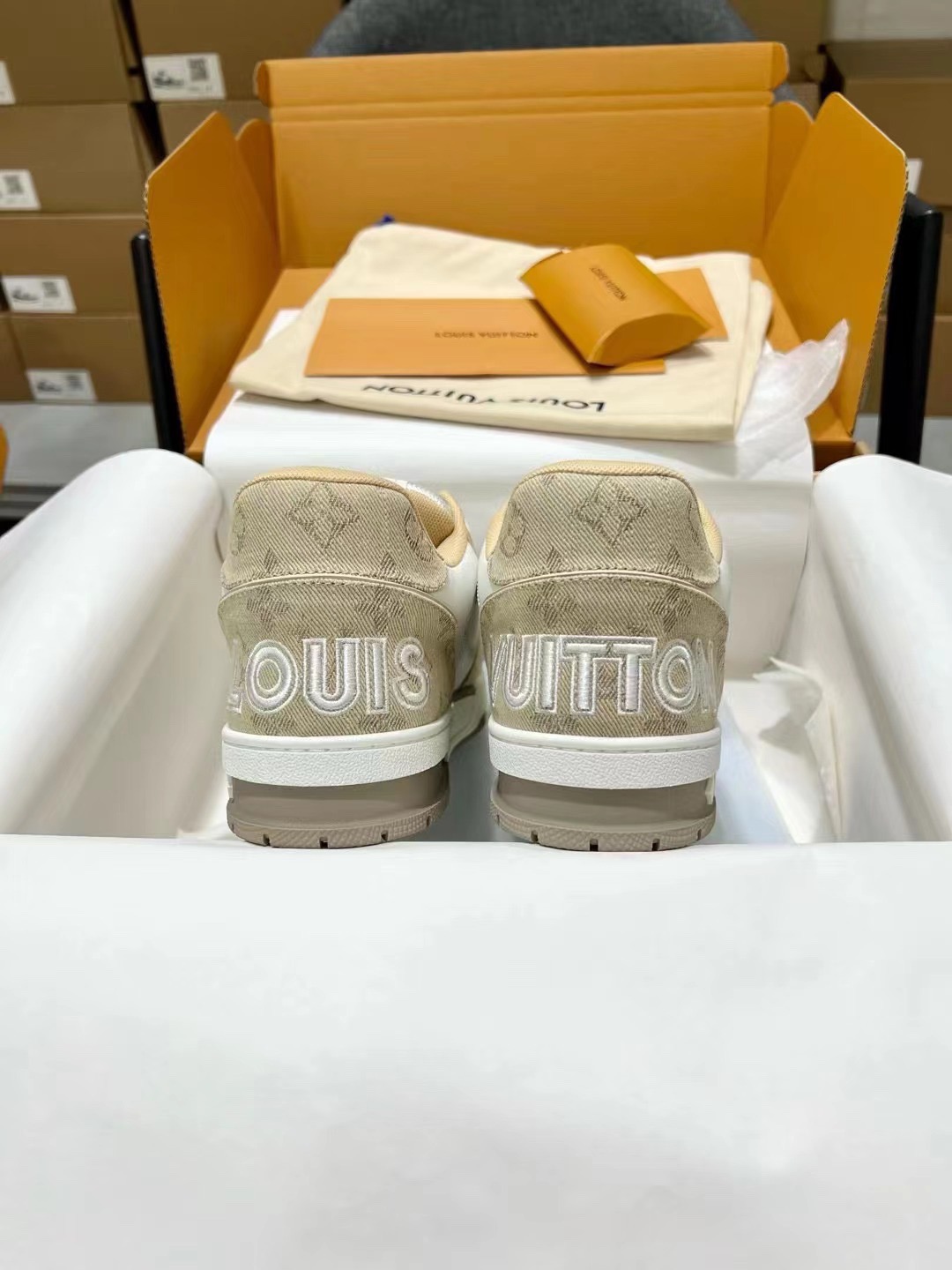 Men's shoes