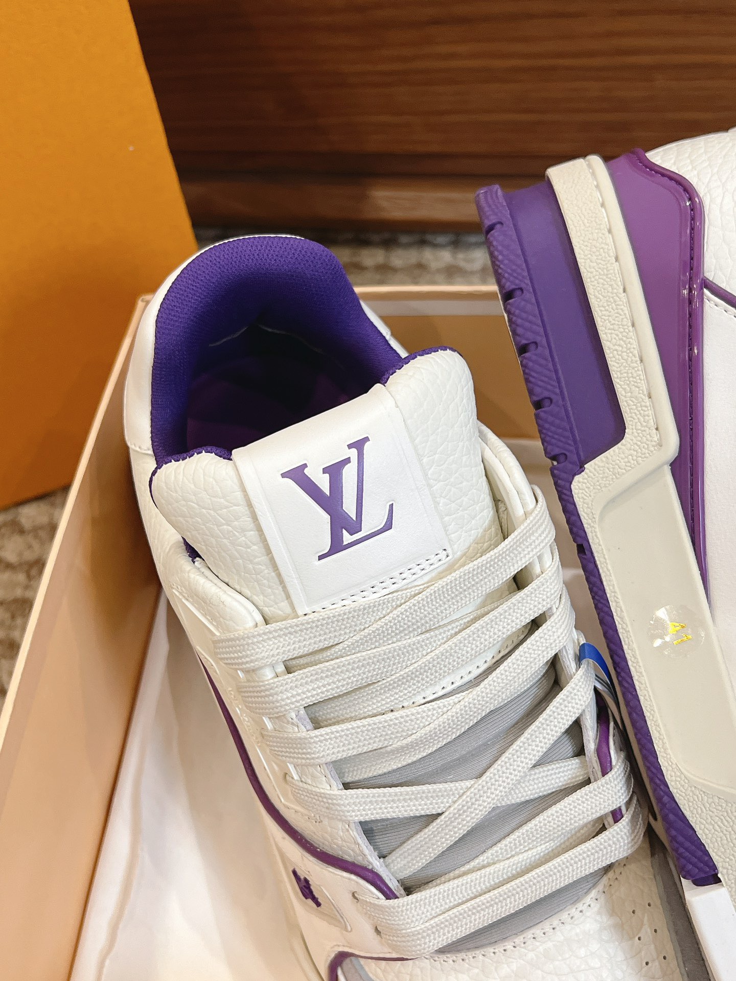 Men's shoes