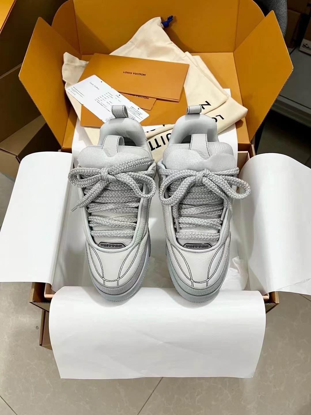 Men's shoes