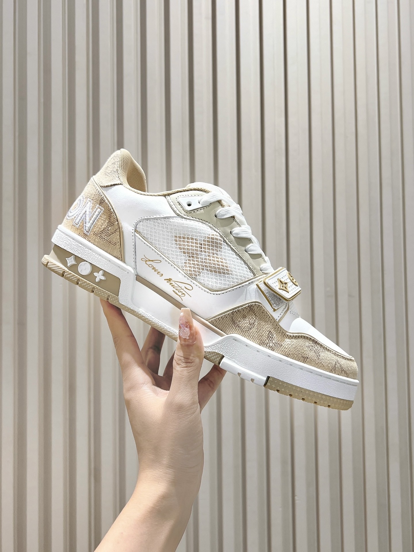Men's shoes