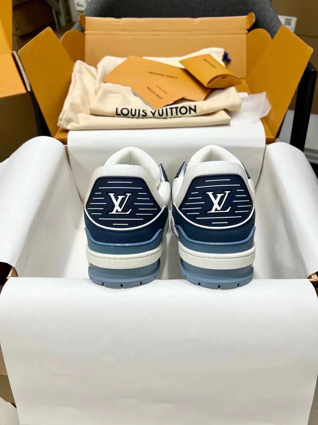 Men's shoes