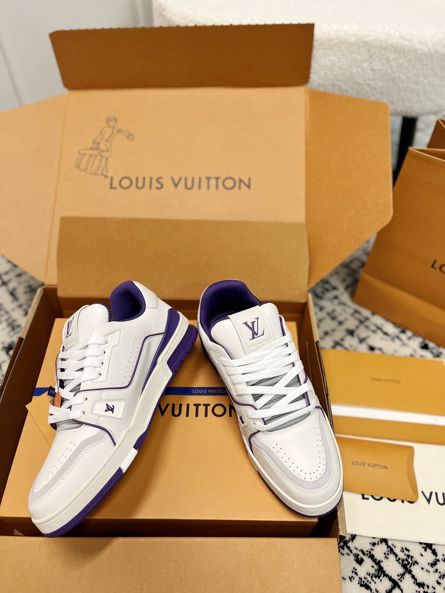 Men's shoes