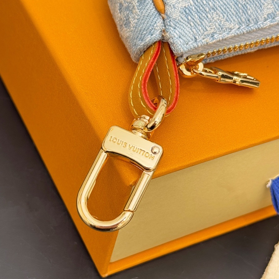 Small pendant