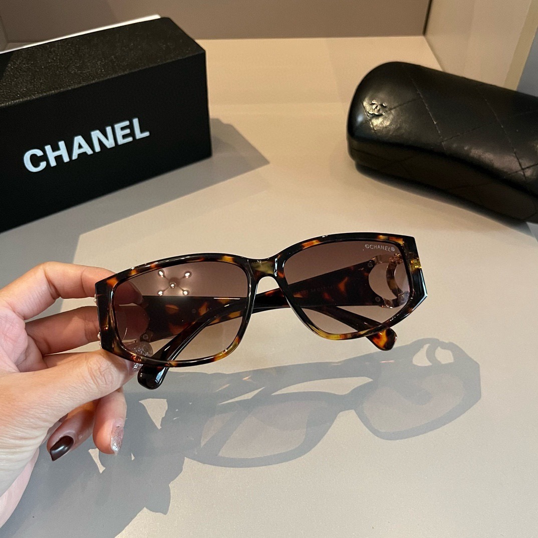 chanel--Sunglasses