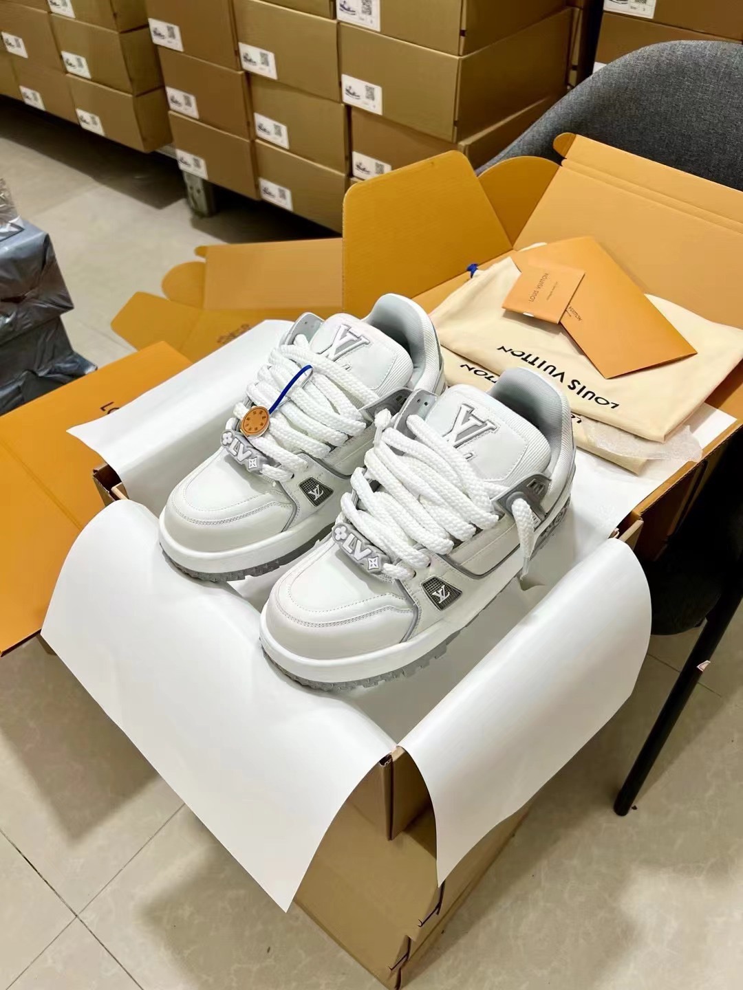 Men's shoes