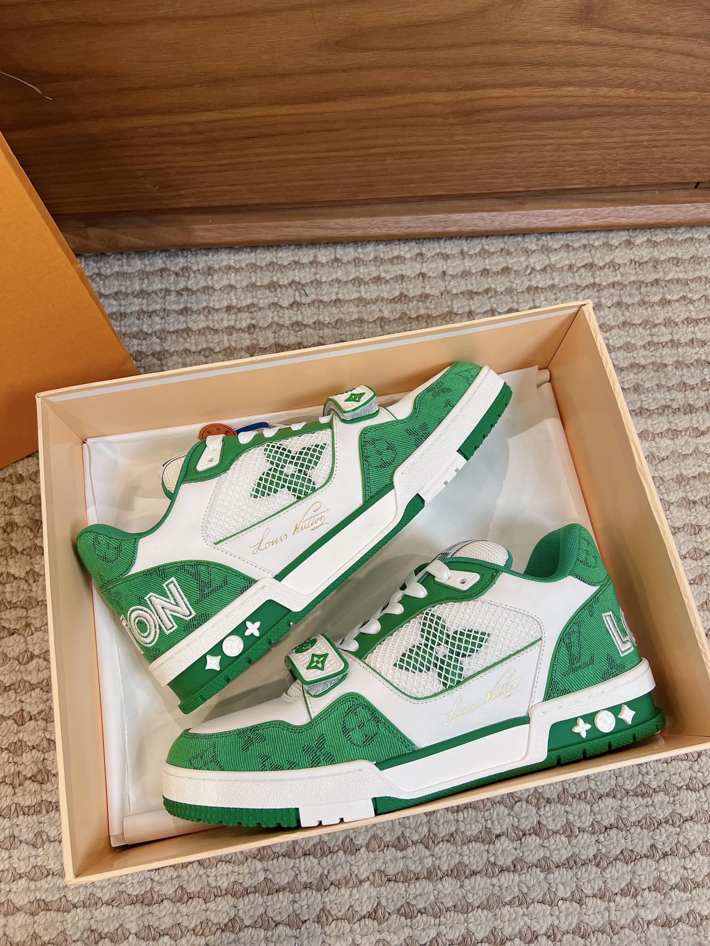 Men's shoes