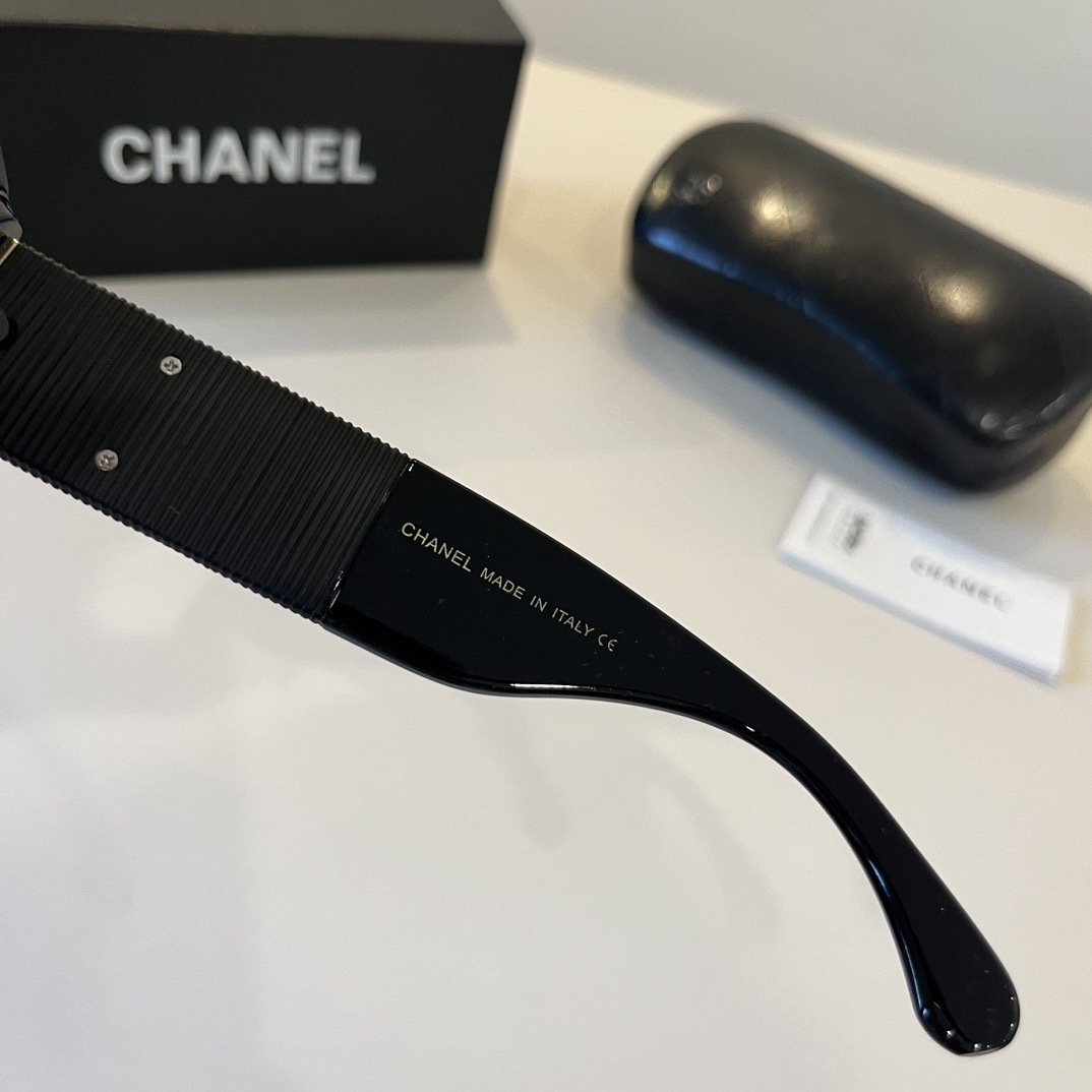 chanel--Sunglasses