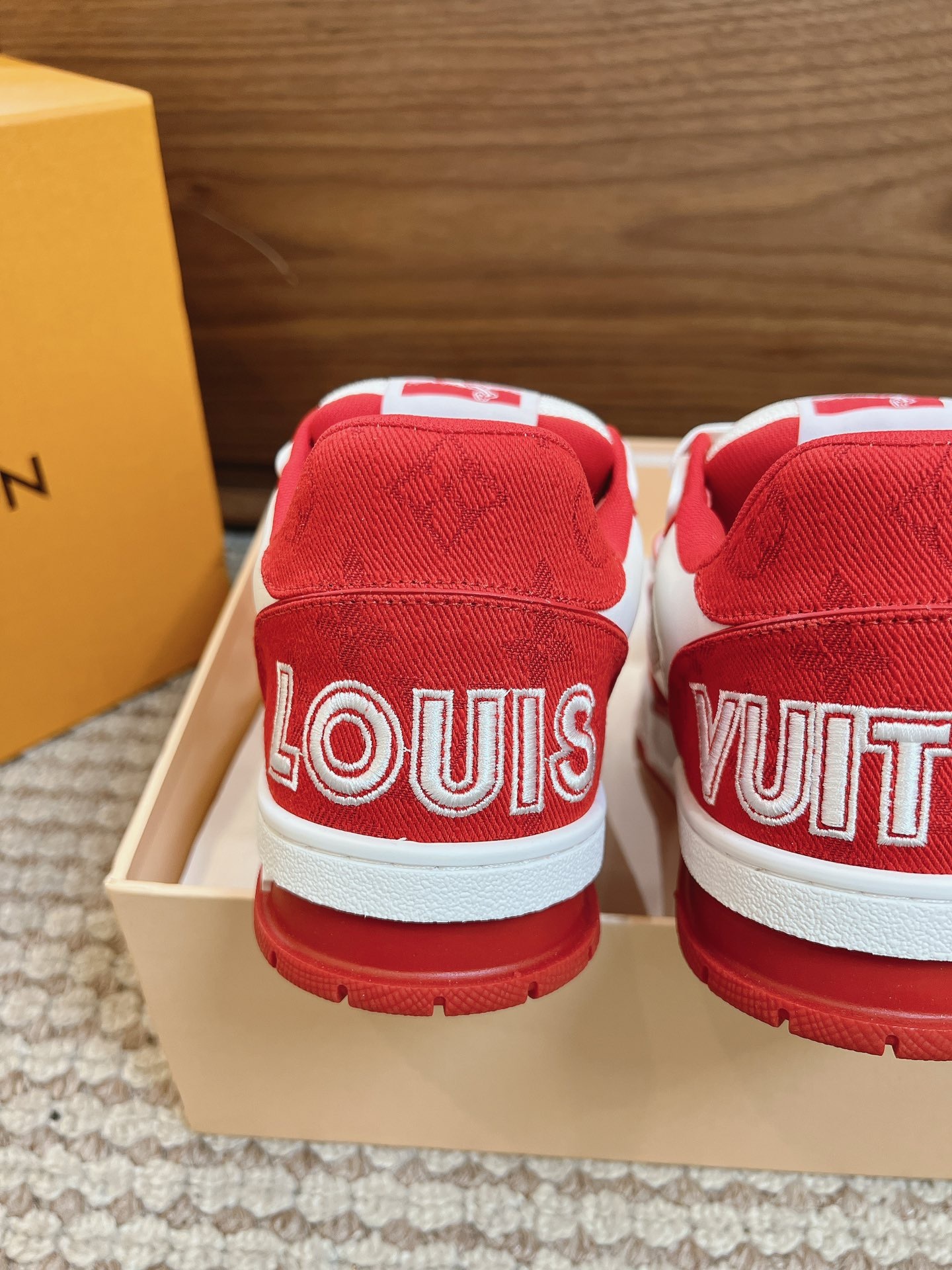 Men's shoes