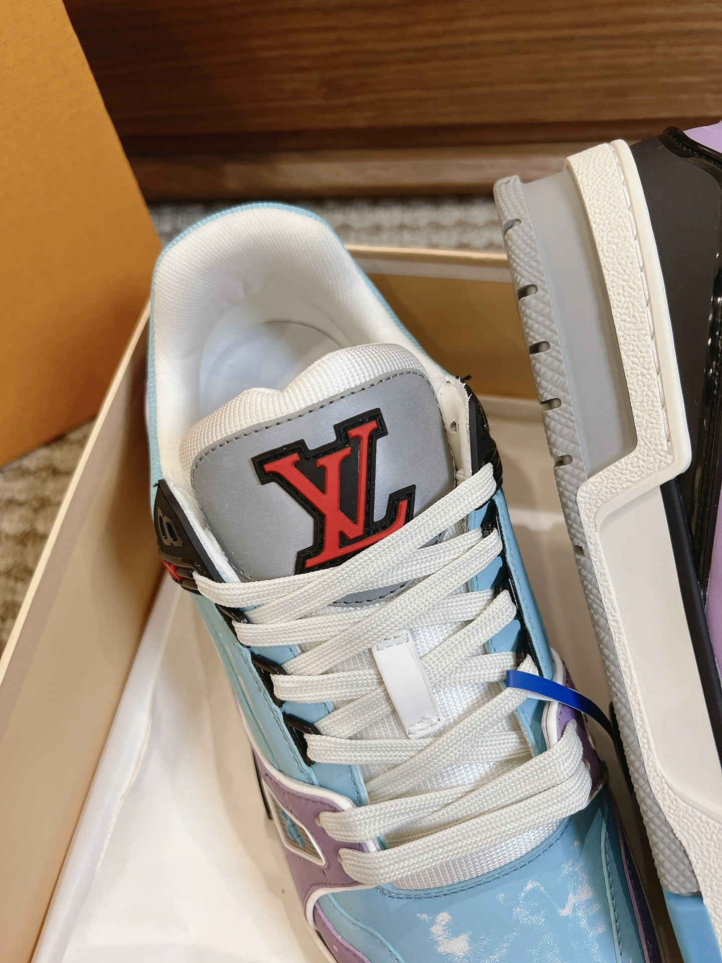 Men's shoes