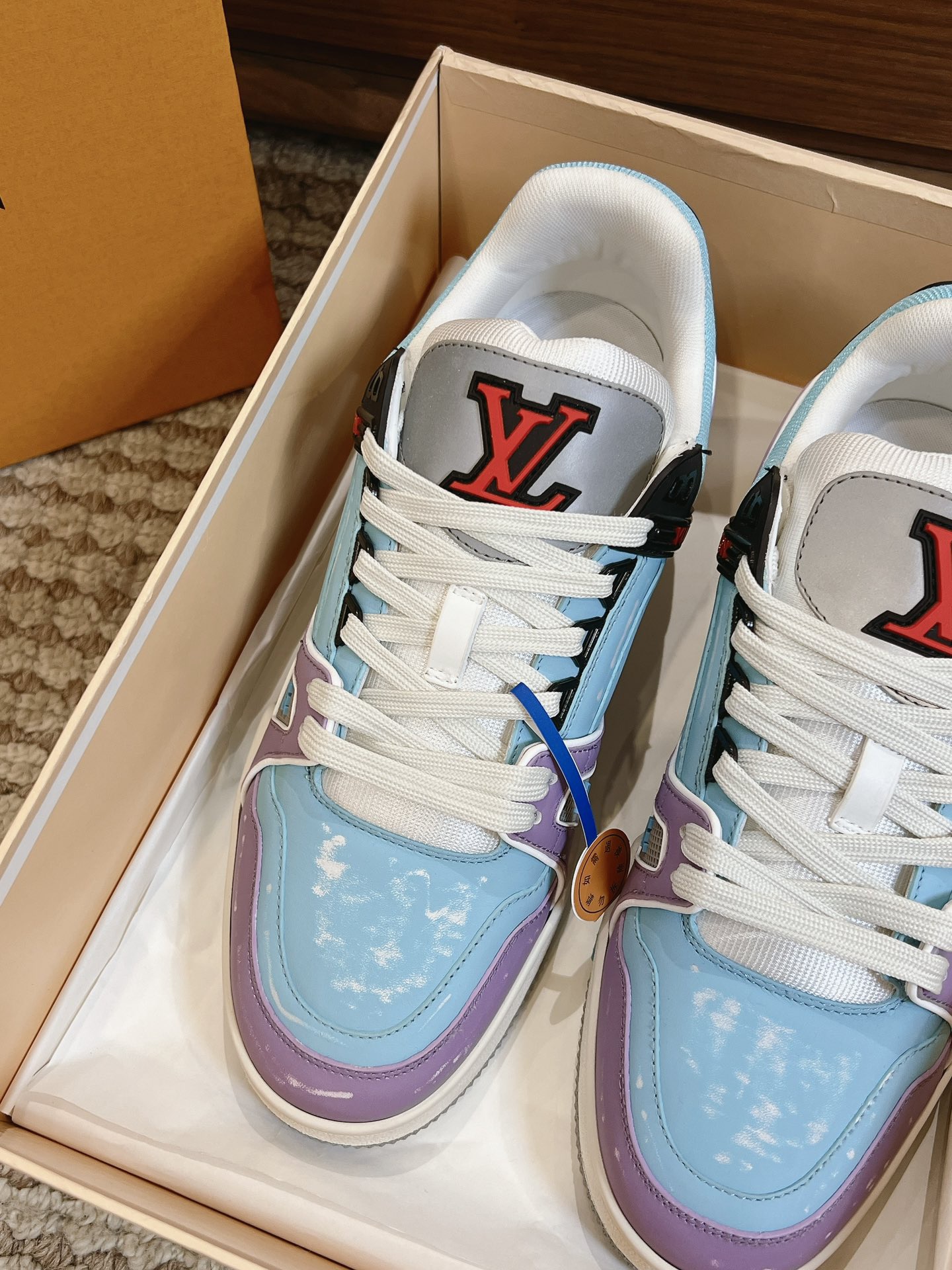 Men's shoes