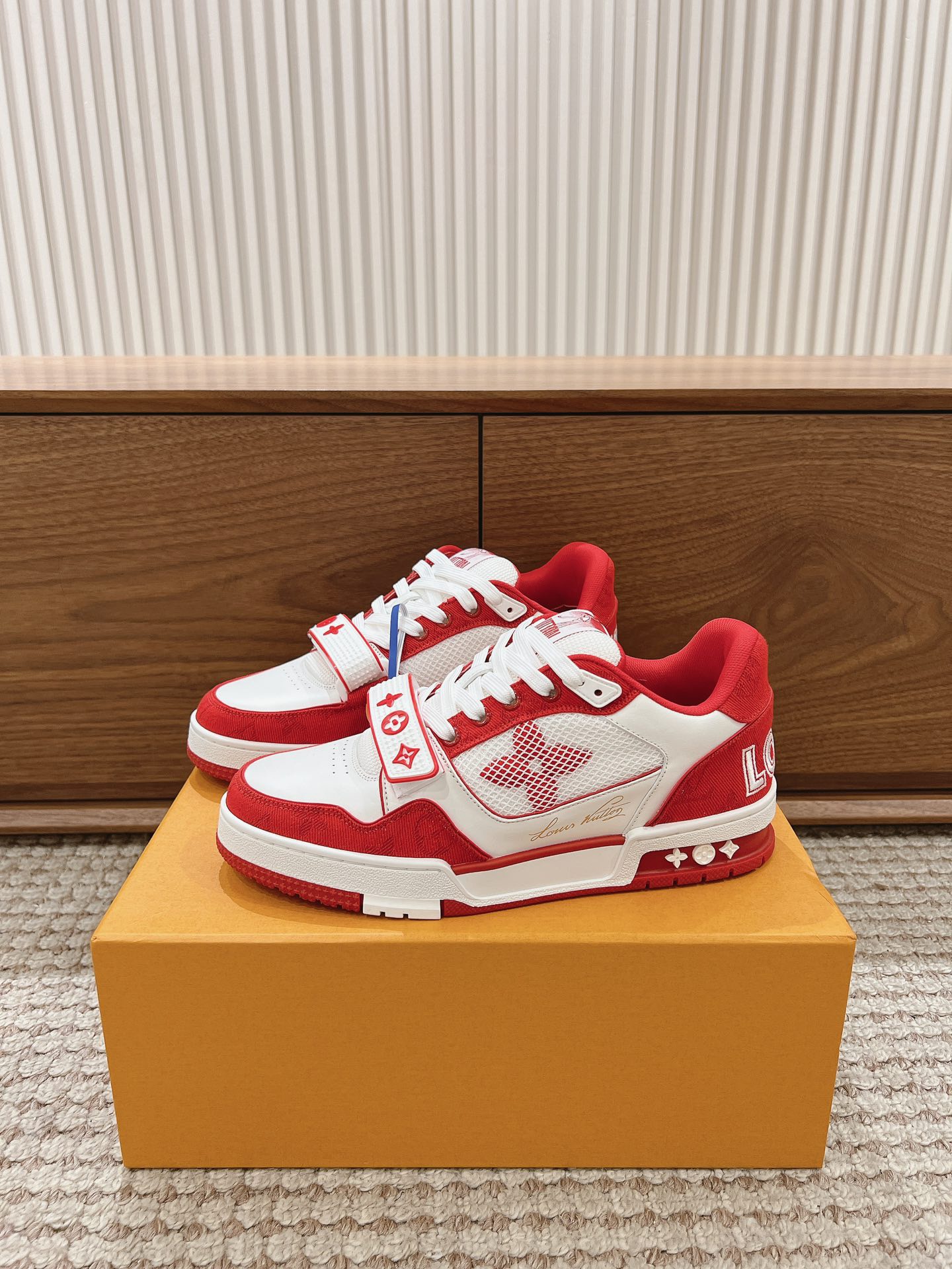 Men's shoes