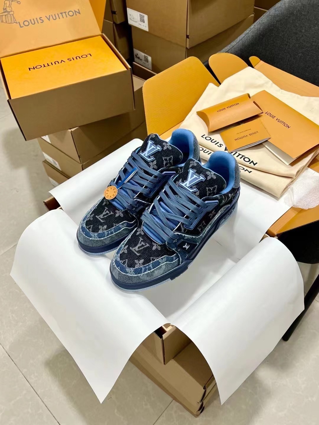 Men's shoes