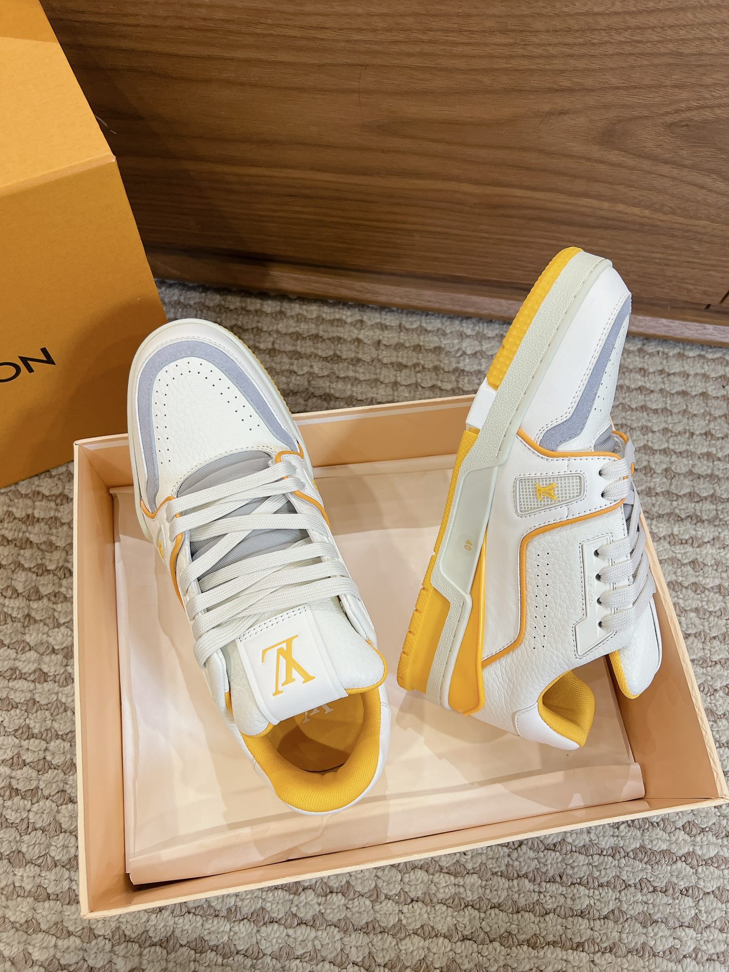 Men's shoes