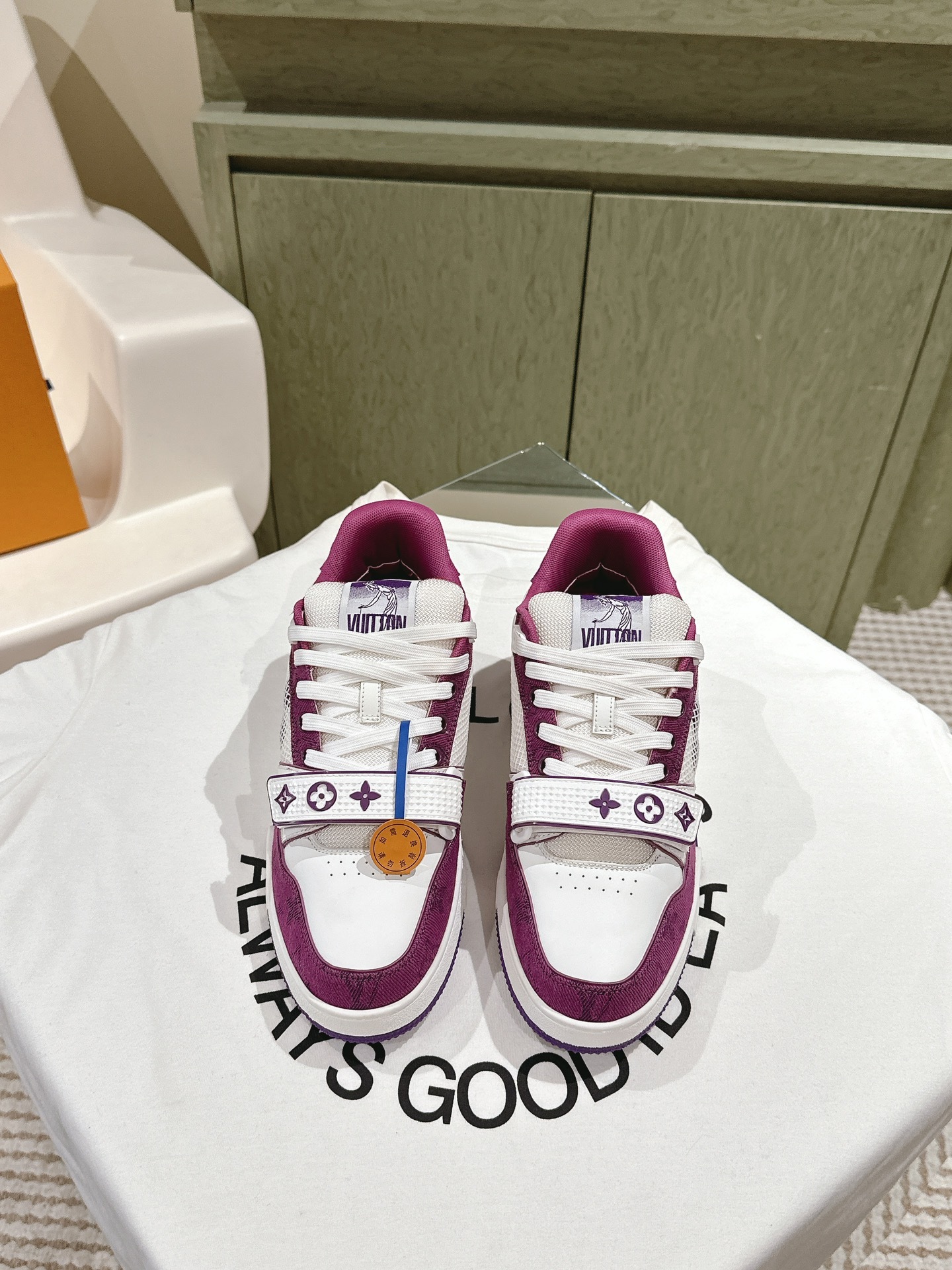 Men's shoes
