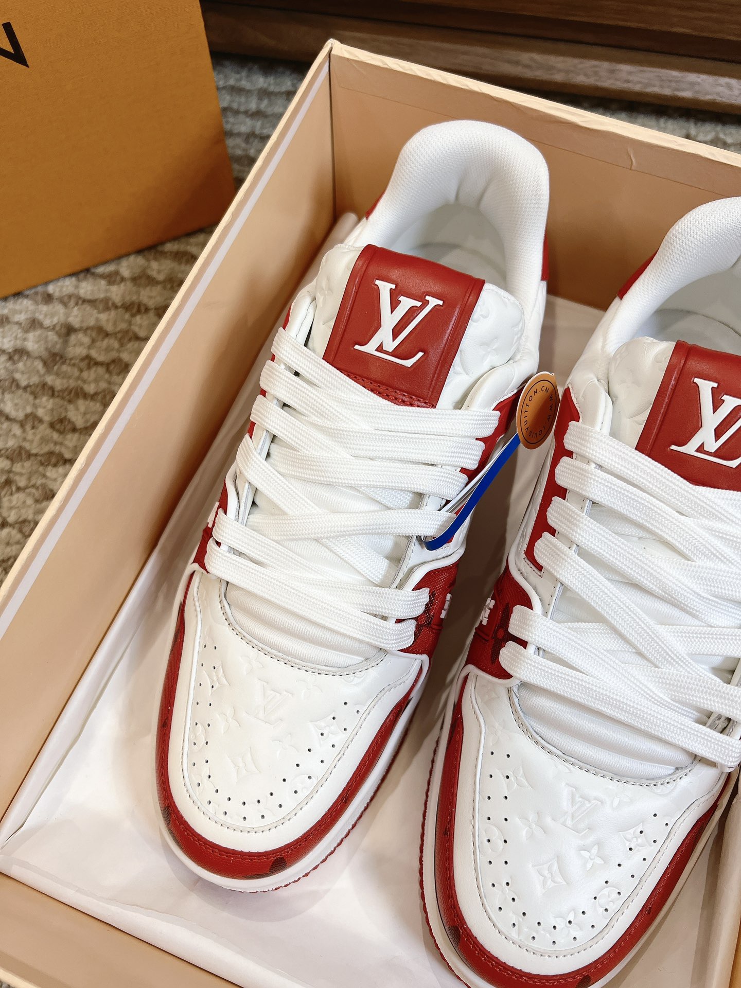 Men's shoes